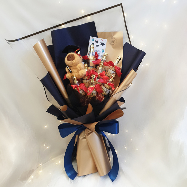 卡比巴拉花束,卡皮巴拉香檳酒瓶巧克力花束,卡比巴拉畢業花束,卡皮巴拉畢業花束,capybara bouquet