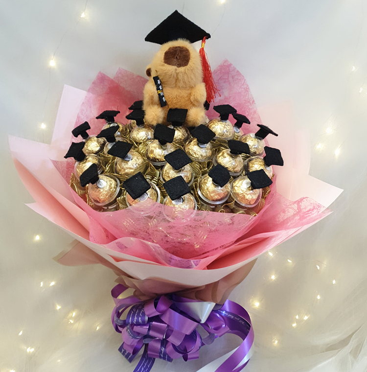 卡比巴拉花束,卡皮巴拉金莎帽花束,卡比巴拉畢業花束,卡皮巴拉畢業花束,capybara bouquet