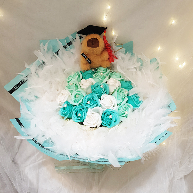 卡比巴拉花束,卡皮巴拉香皂花羽毛花束,卡比巴拉畢業花束,卡皮巴拉畢業花束,capybara bouquet