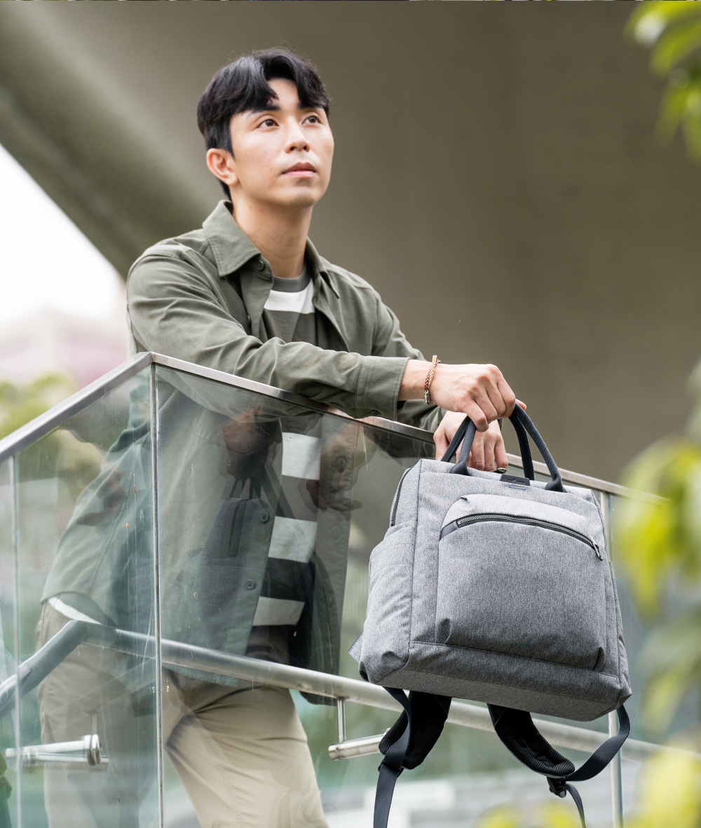 satana Fresh 青職人個性後背包-麻花灰 SFG0011-707 男生形象照