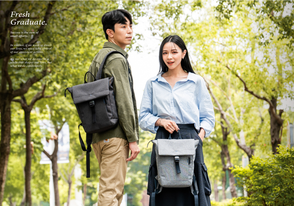 satana Fresh 青職人俐落率性後背包-石墨黑 SFG0091-728 形象照