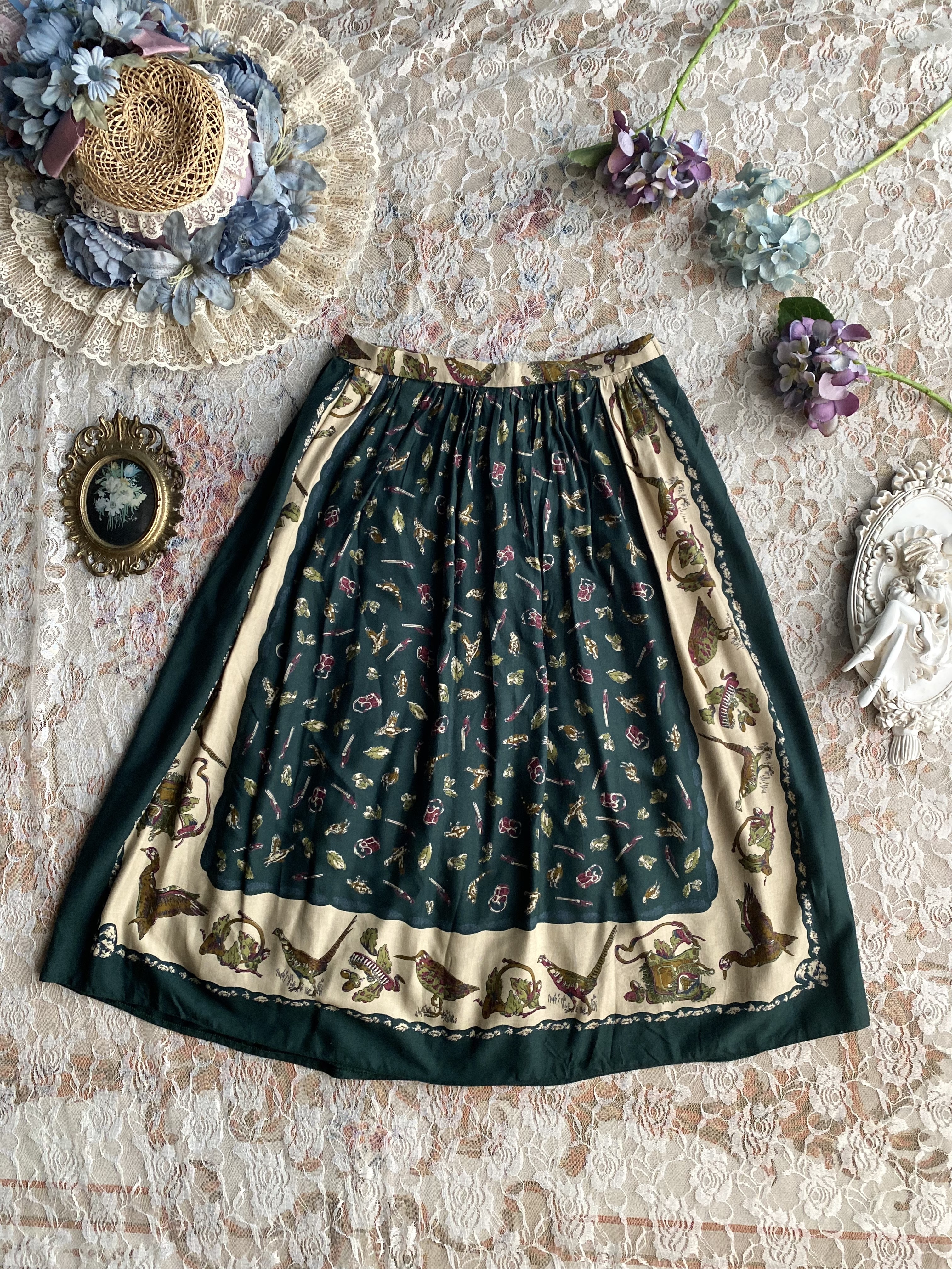 Vintage Skirt / 古著綠色動物印花歐洲半裙