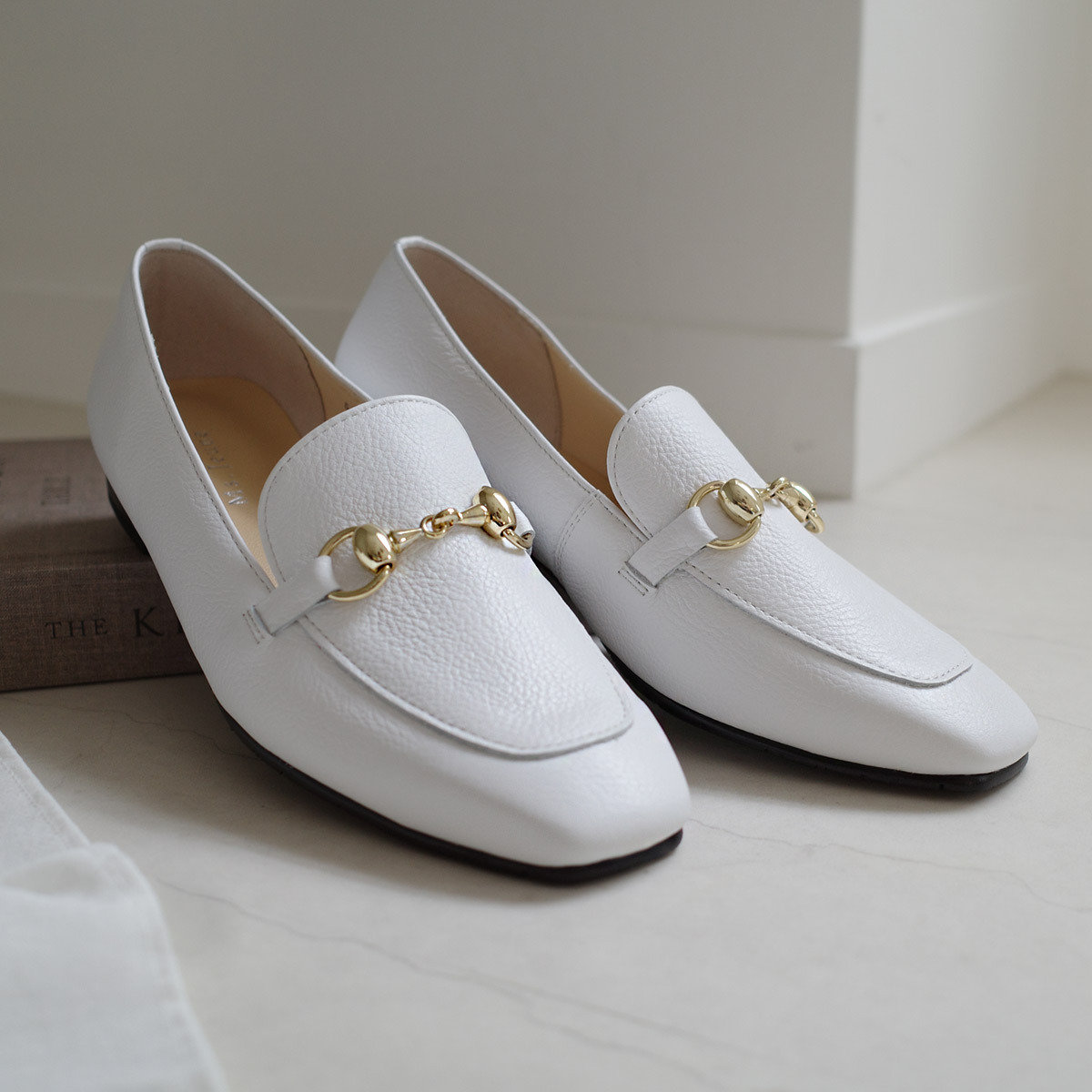 Ms. Jeune 女用3E寬金屬釦樂福鞋