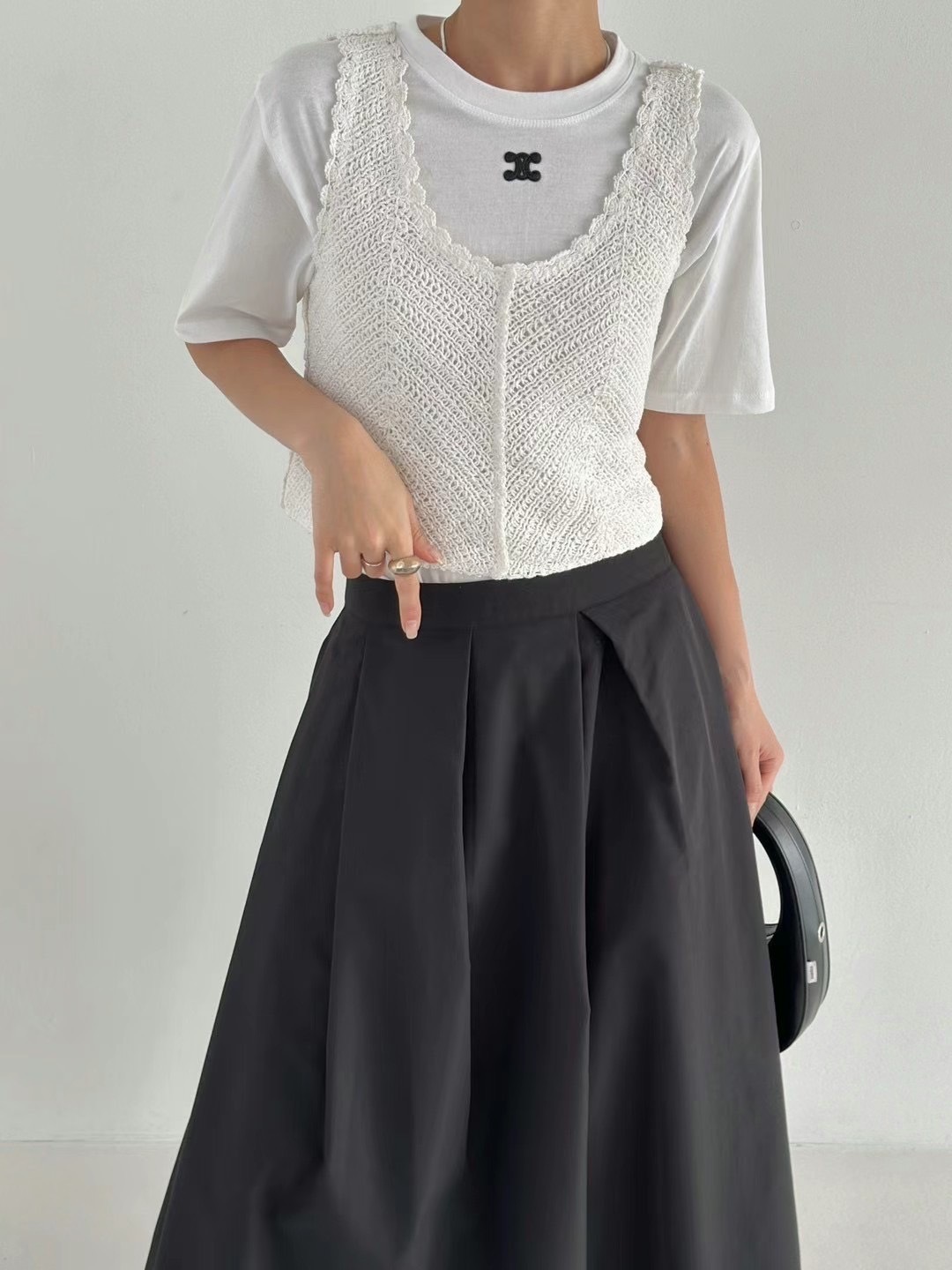 時髦小皮標棉T(特價款不折扣)