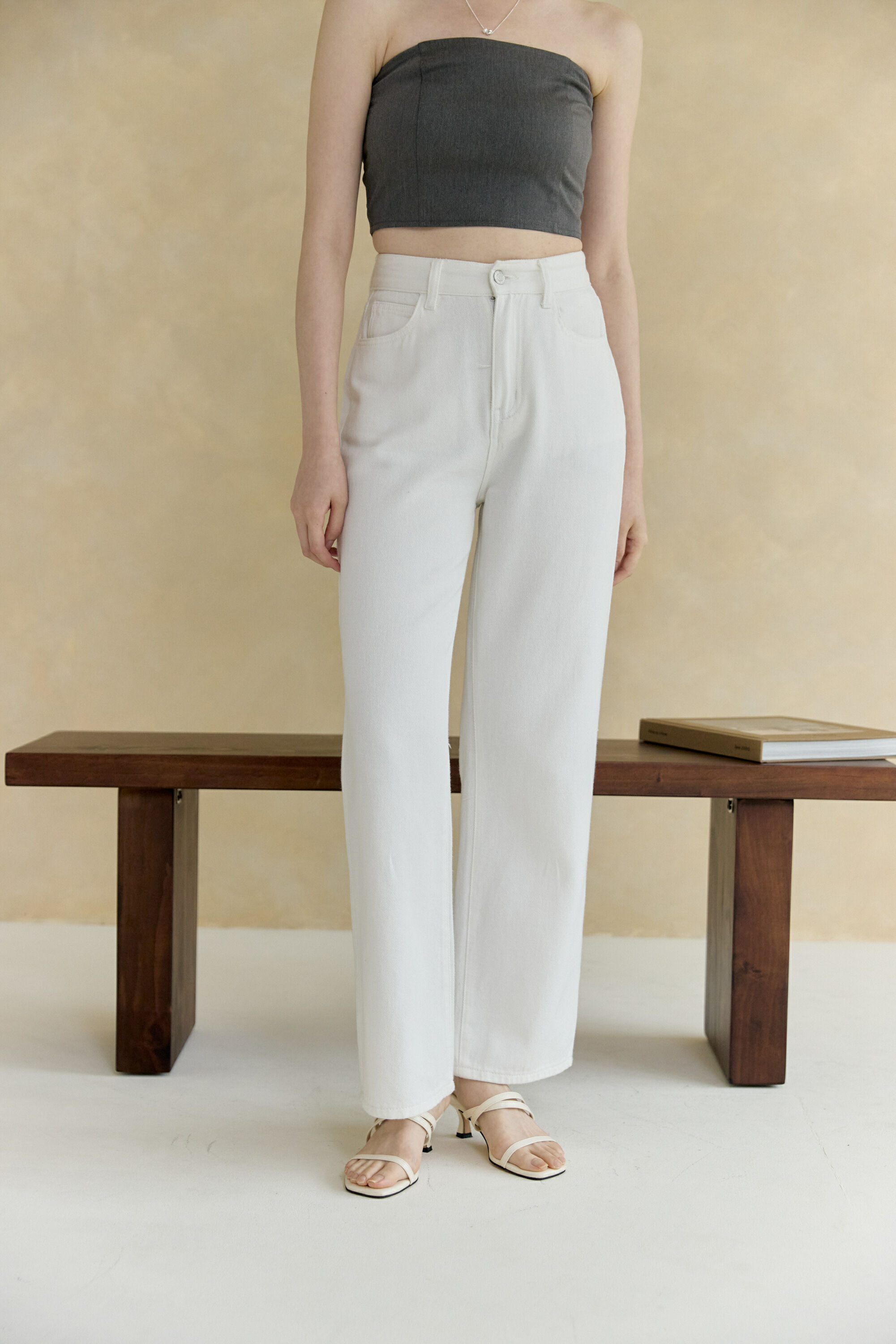 『最後現貨』guten made/捨不得換 極致長腿牛仔直筒褲-白