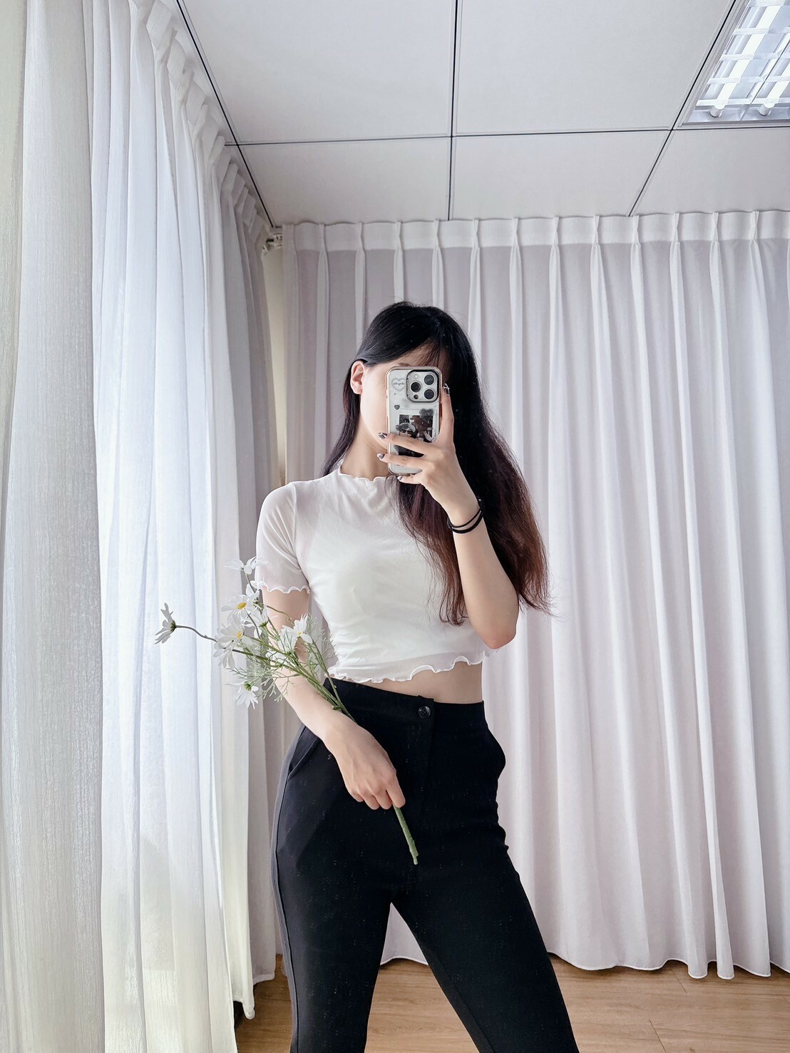 超舒適木耳邊透膚上衣