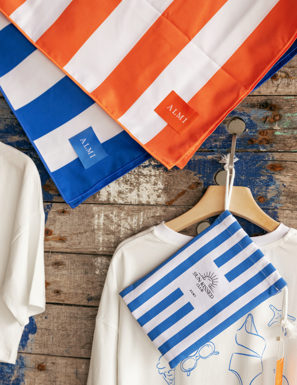 輕盈絨感直紋沙灘巾（靜謐藍）