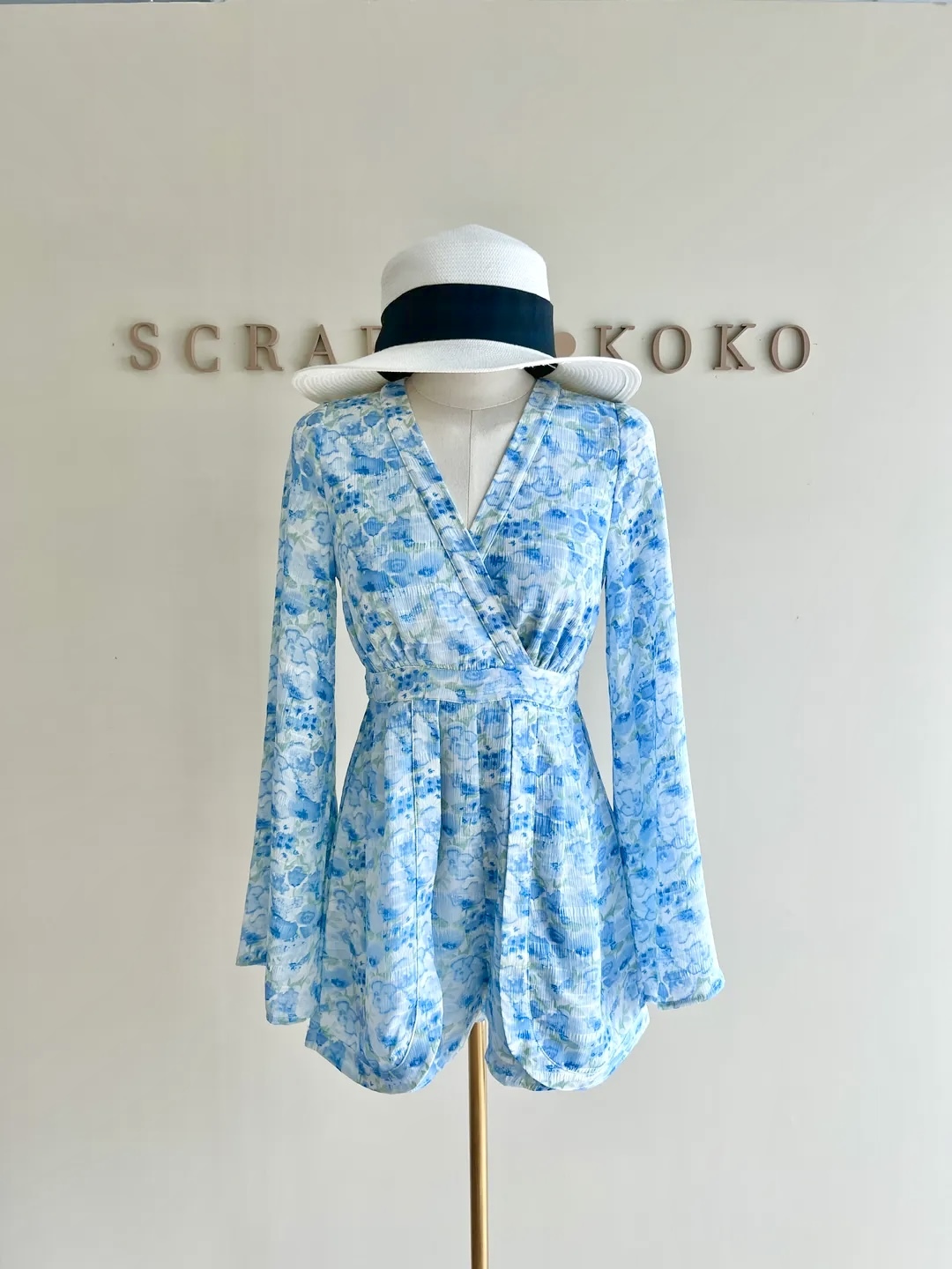 Nice Weather 長袖露背印花連身短褲