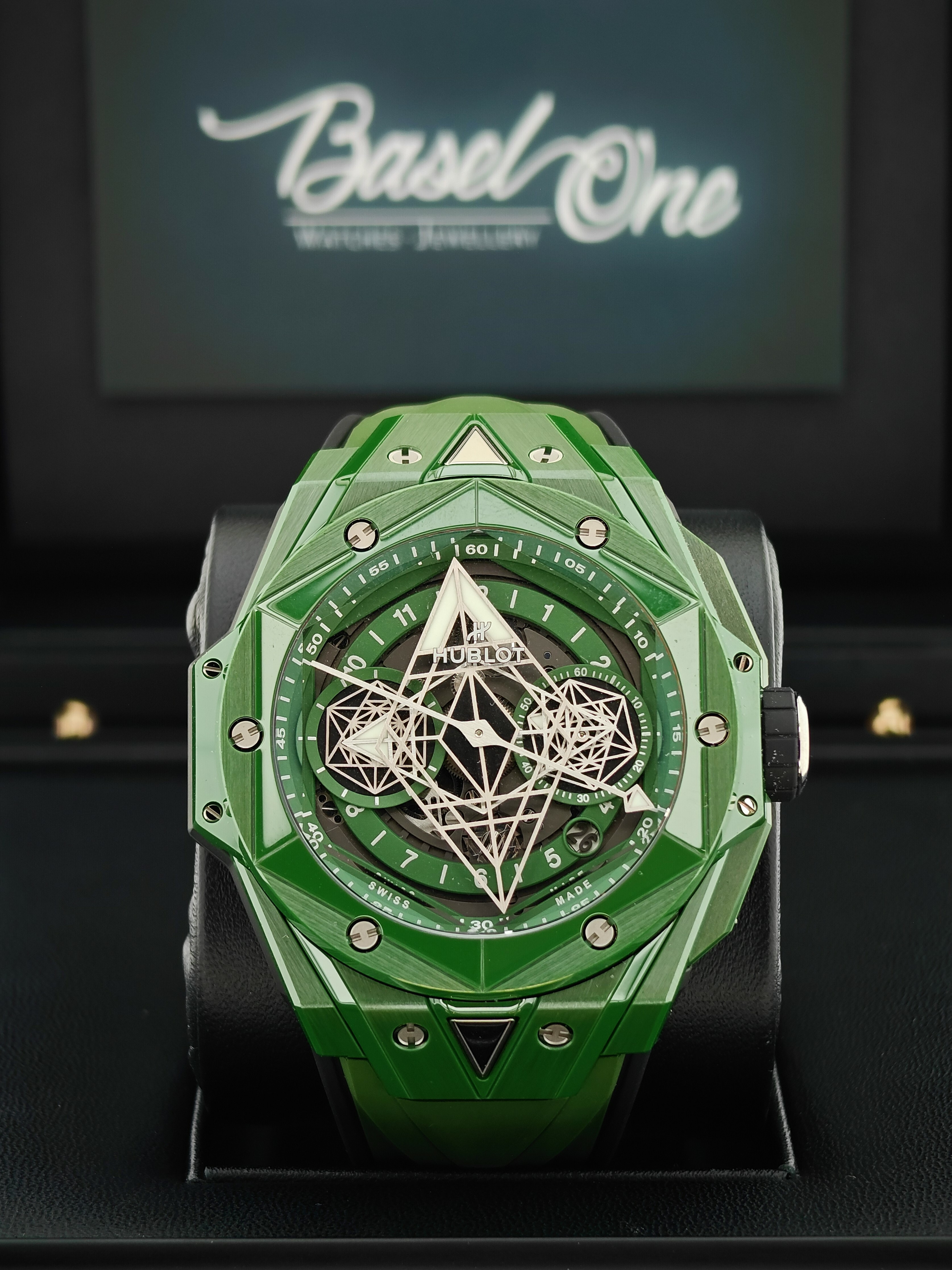 BRAND NEW HUBLOT 418.GX.5207.RX.MXM22 BIG BANG SANG BLEU II TATOO green CERAMIC 45MM boutique exclusive limited 200 pcs