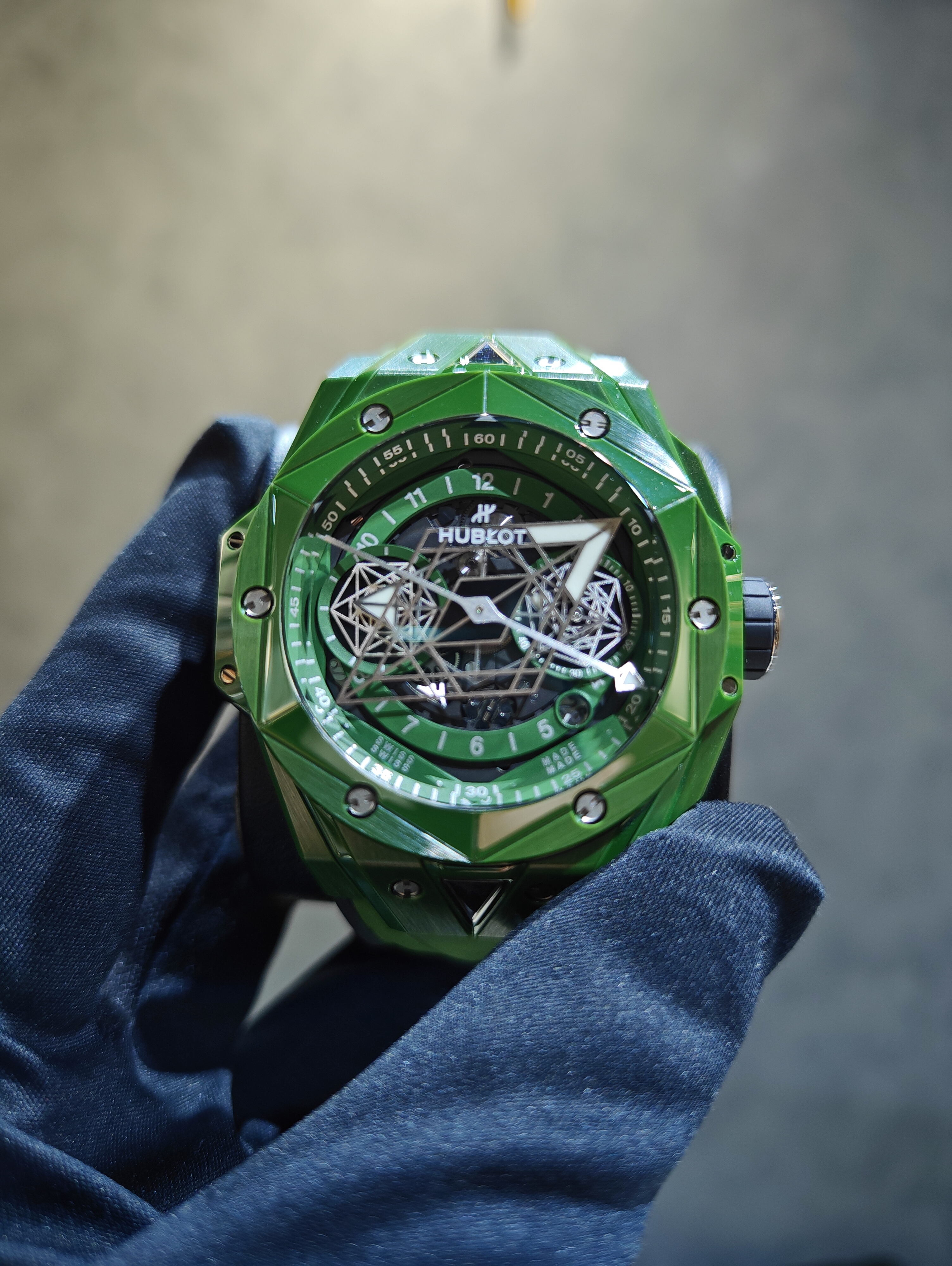 BRAND NEW HUBLOT 418.GX.5207.RX.MXM22 BIG BANG SANG BLEU II TATOO green CERAMIC 45MM boutique exclusive limited 200 pcs