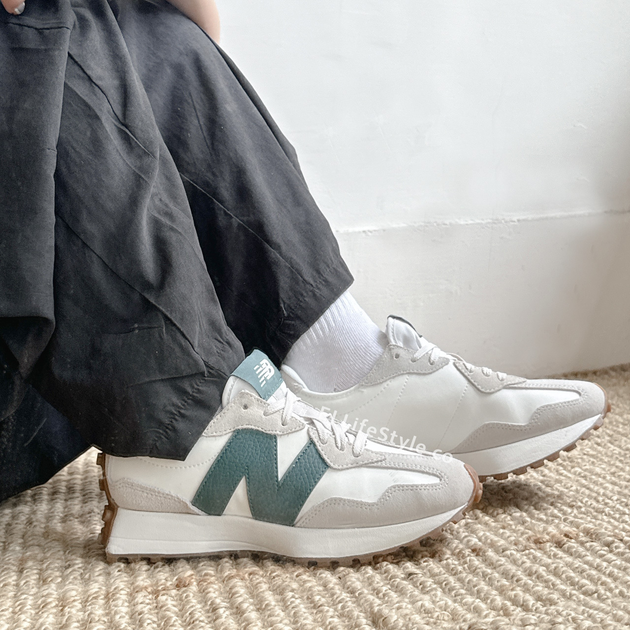 NEW BALANCE NB 327 森林綠 焦糖底 奶油白 荔枝皮 仿皮革 女鞋 WS327GA / 現貨