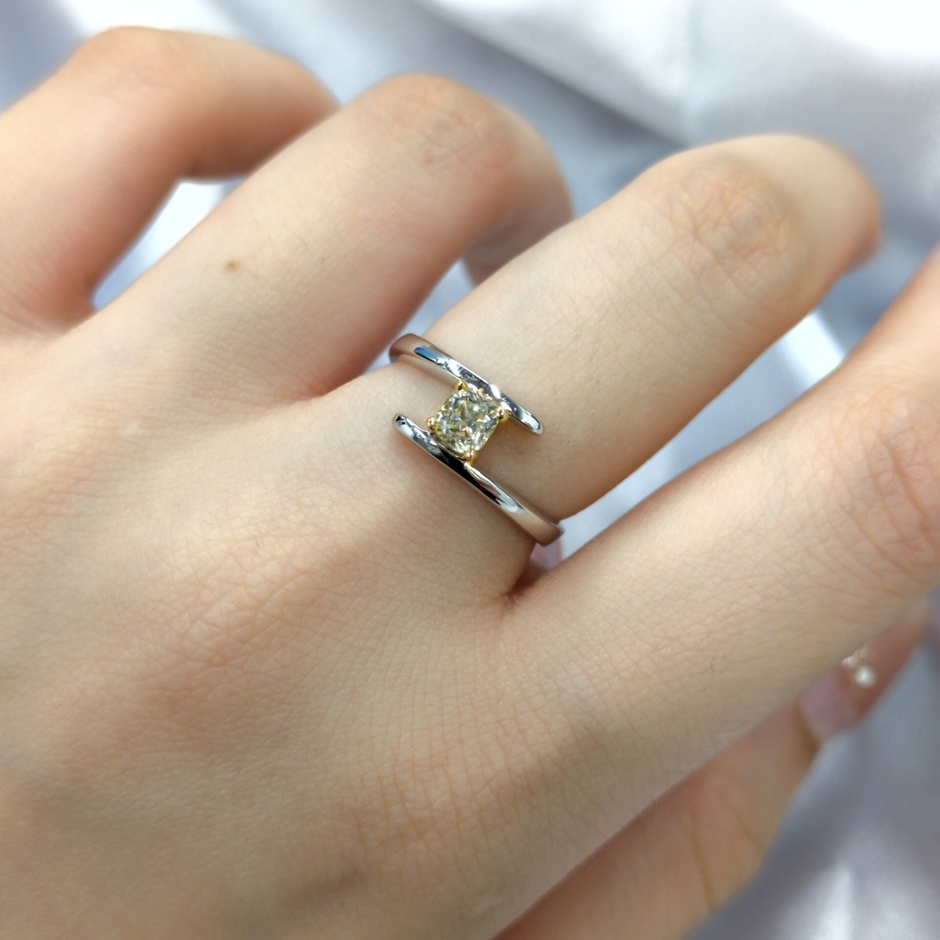 全新18K金【單粒37份方形彩黃鑽】戒指