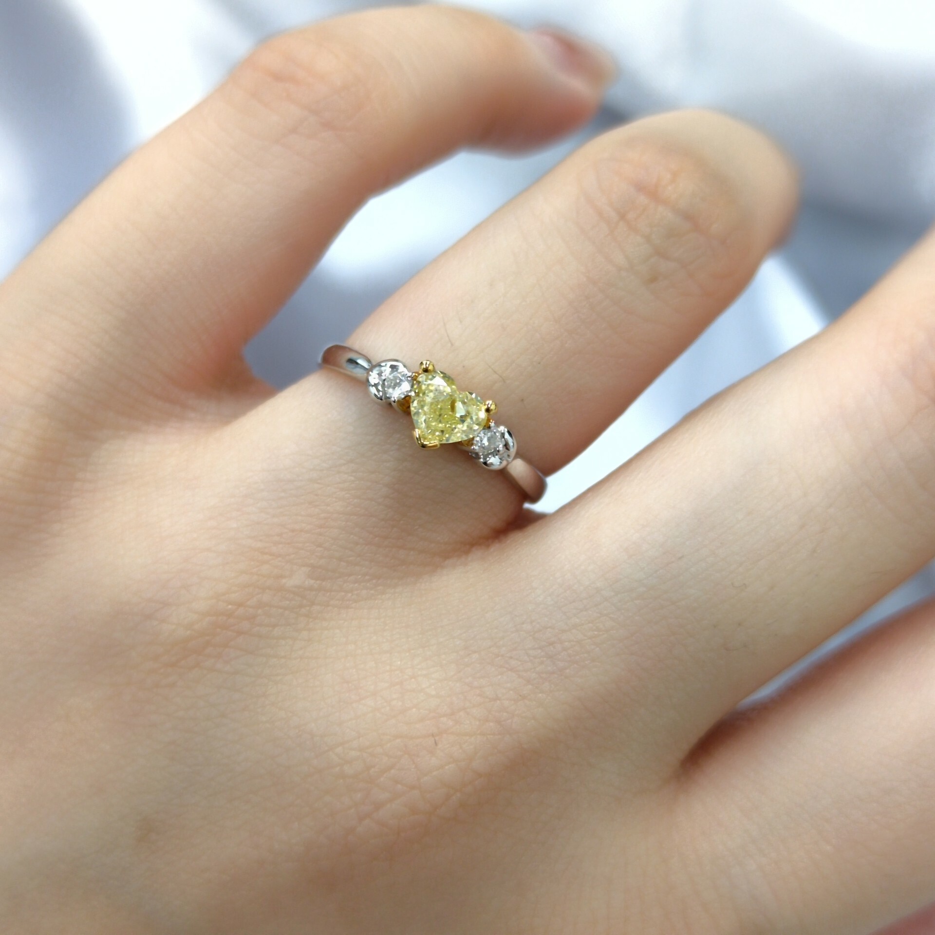 全新18K金【單粒47份心形彩黃鑽】配小鑽共51份鑽石戒指