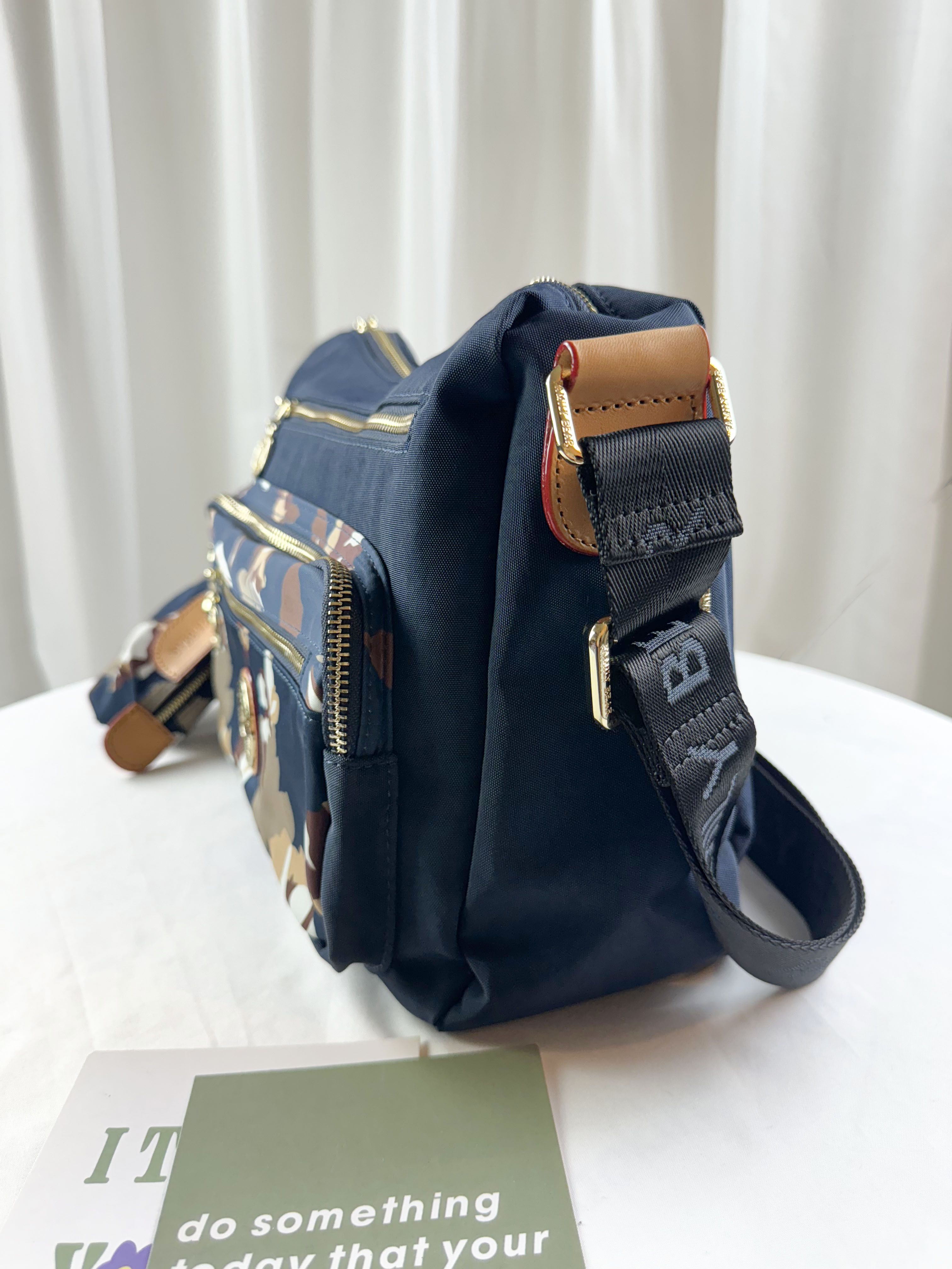 FamilyBear 蝴蝶花拼接藍防潑水側背包 附零錢包   #6155