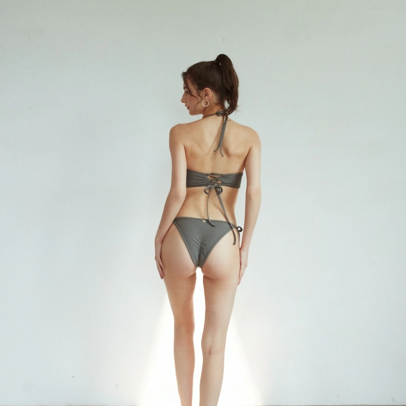 ▲LeReve AIRise 綁帶馬甲式空氣比基尼 細膩灰