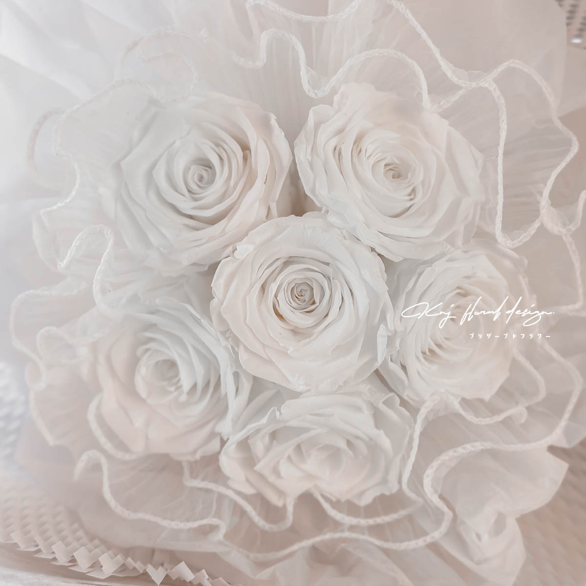 珍珠系列．溫柔白永生玫瑰花束