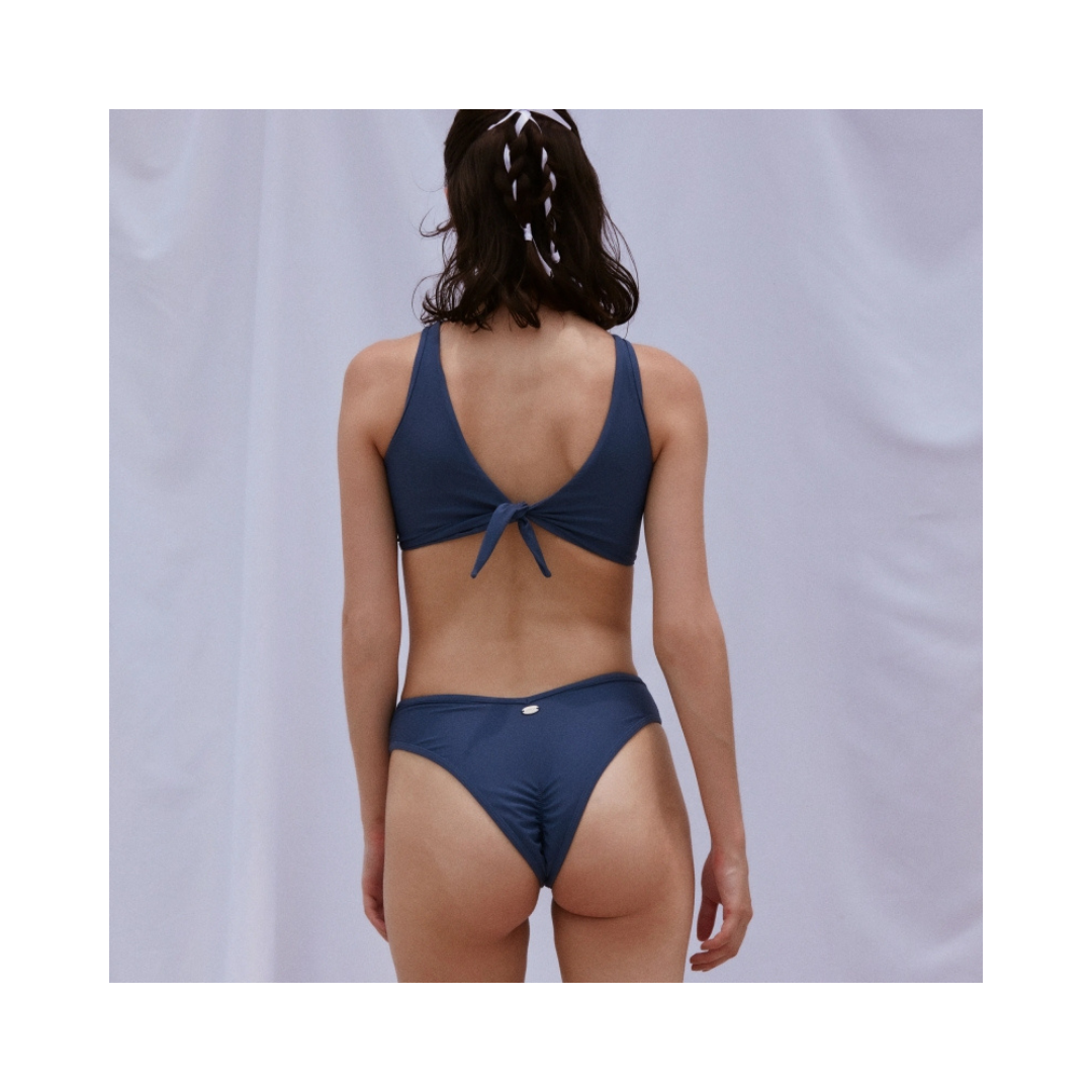 ▲LeReve AIRise V字抓皺泳褲 自在藍