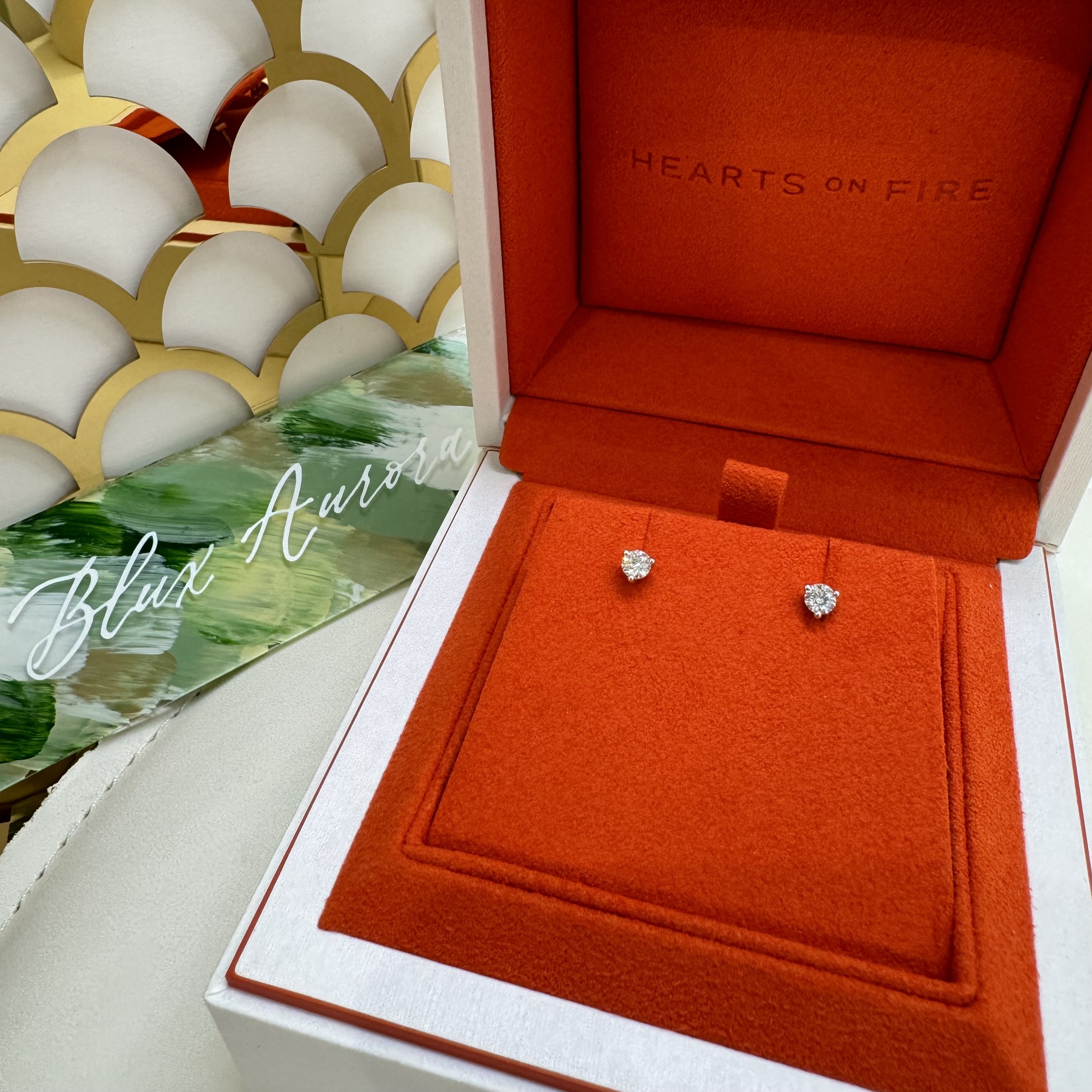 周大福HOF系列 鑽石0.334ct耳環 CM119-UU