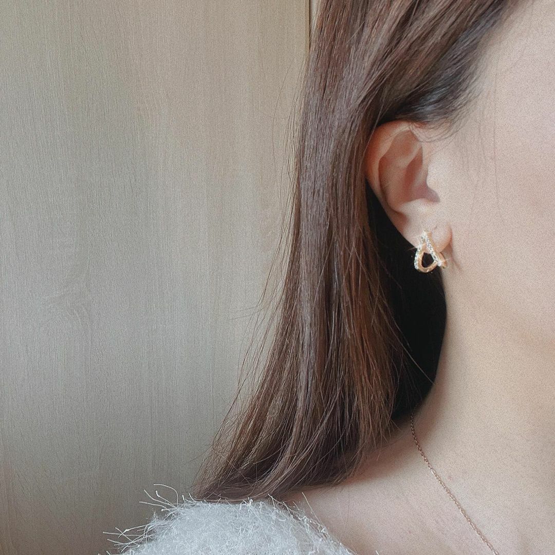 倒立愛心滿鑽金色純銀針耳環