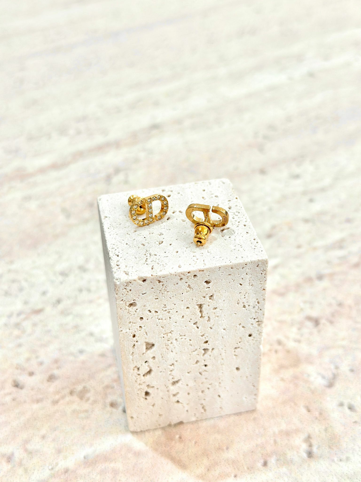 DIOR Petit CD Mini Stud Earrings E3045