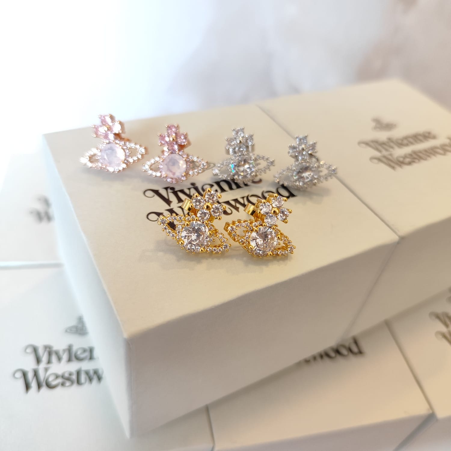 Vivienne Westwood粒石耳環