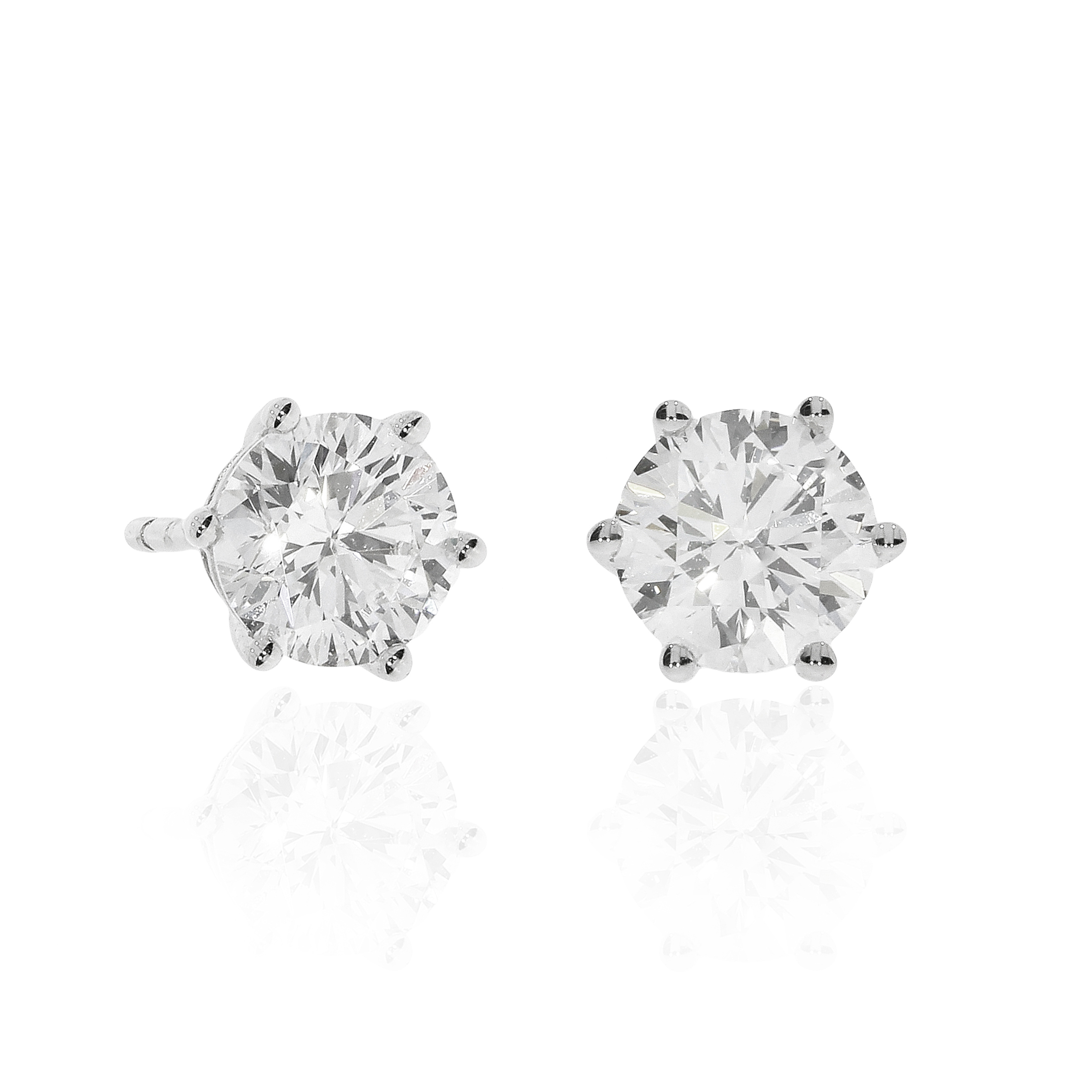 30份六爪清鑲鑽石耳環