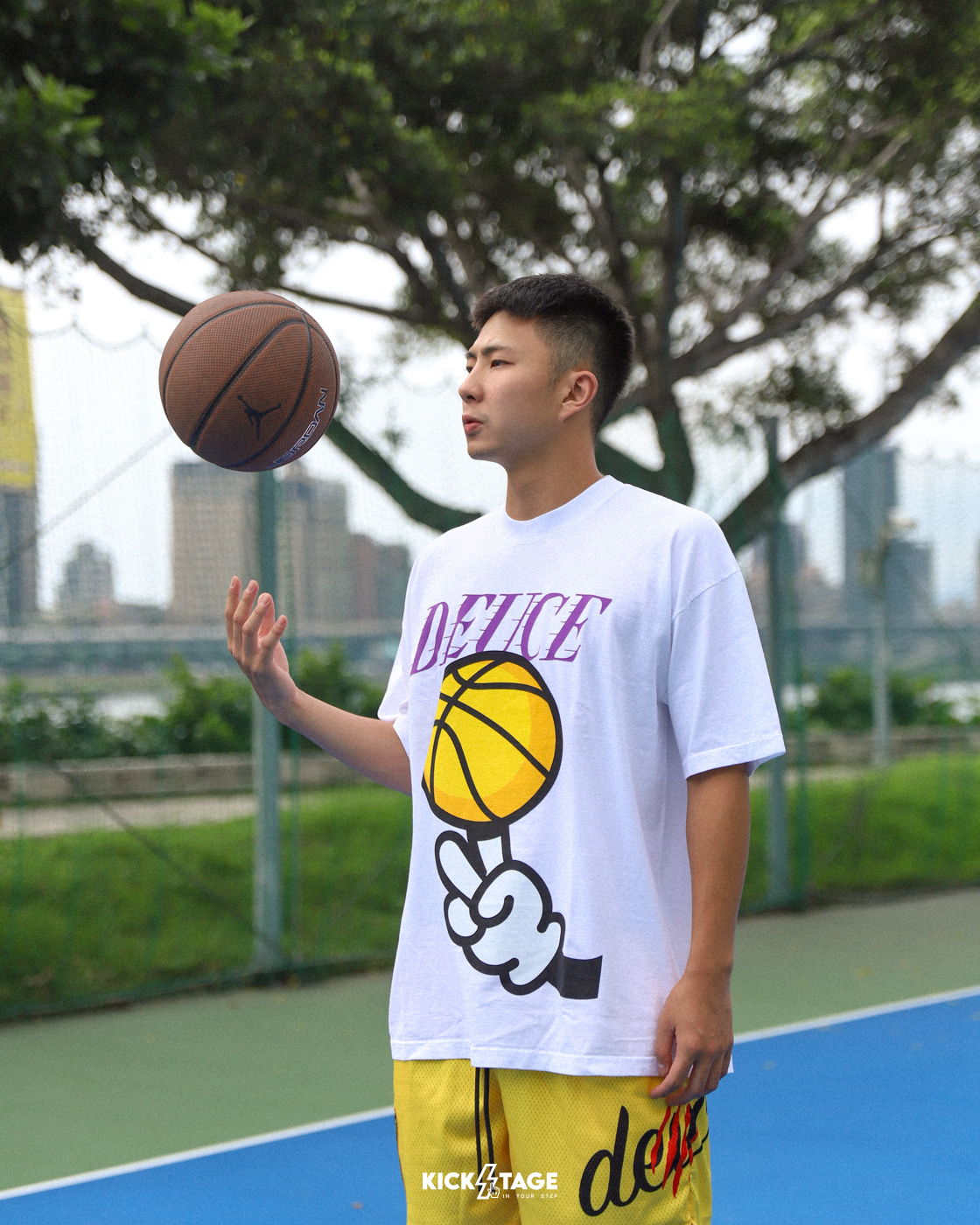 [售出無退換] 男女款 DEUCE BRAND LAKE SHOW TEE 藍紫 白 卡通 休閒 短袖 短T【DE029】