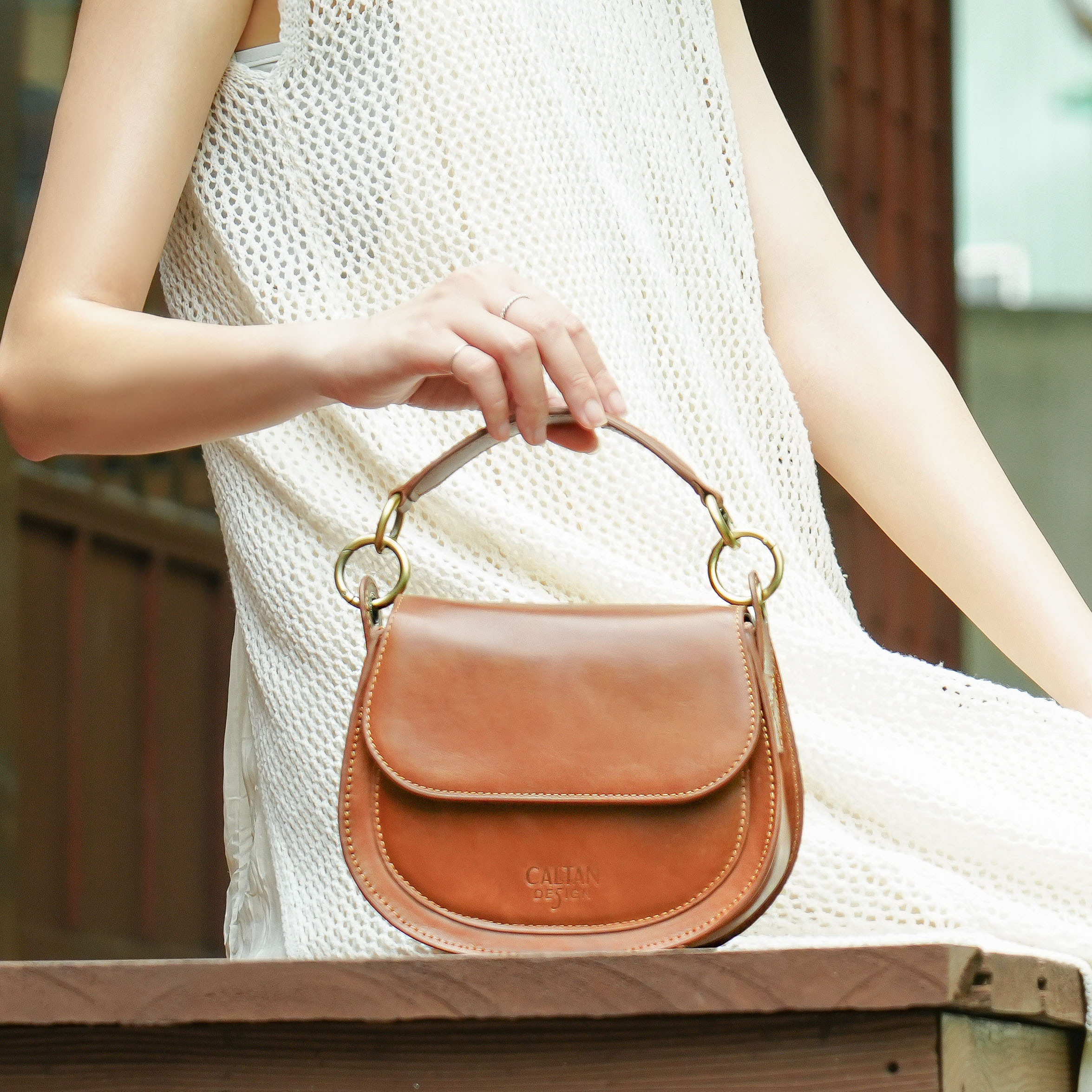 扣式簡約馬鞍包-兩色(234050)