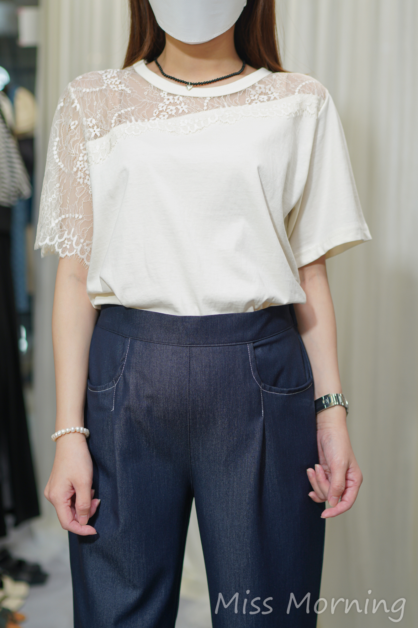 Lace肩款上衣(14000)