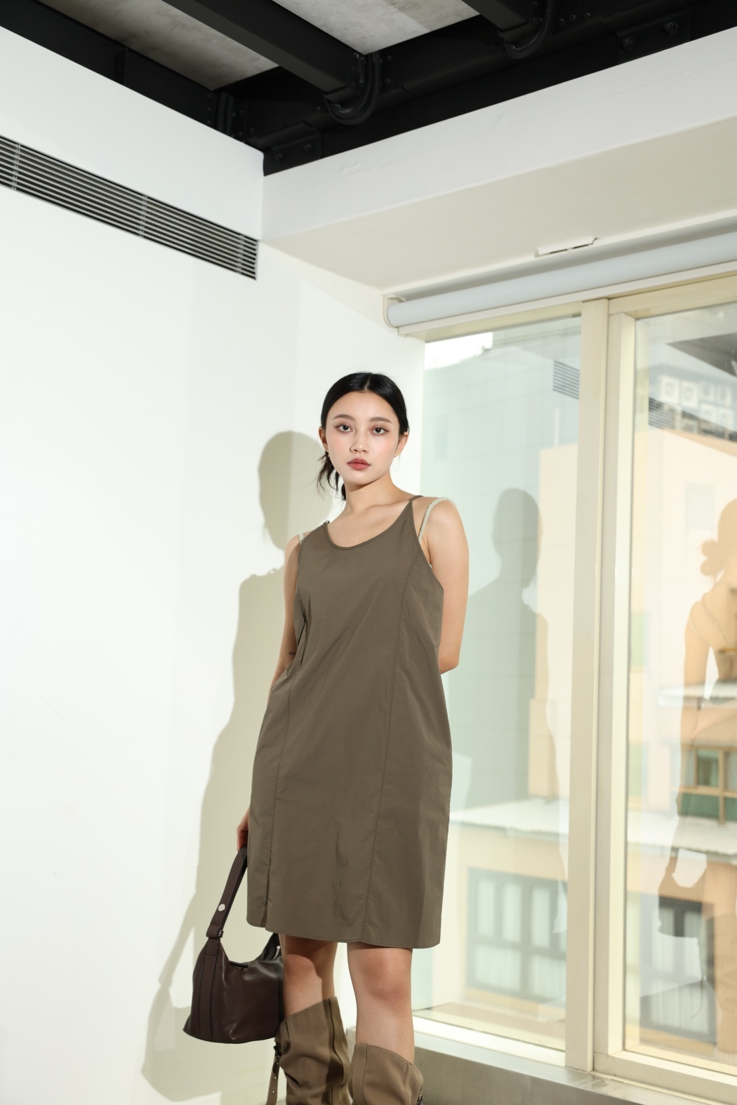 美背吊帶連衣裙