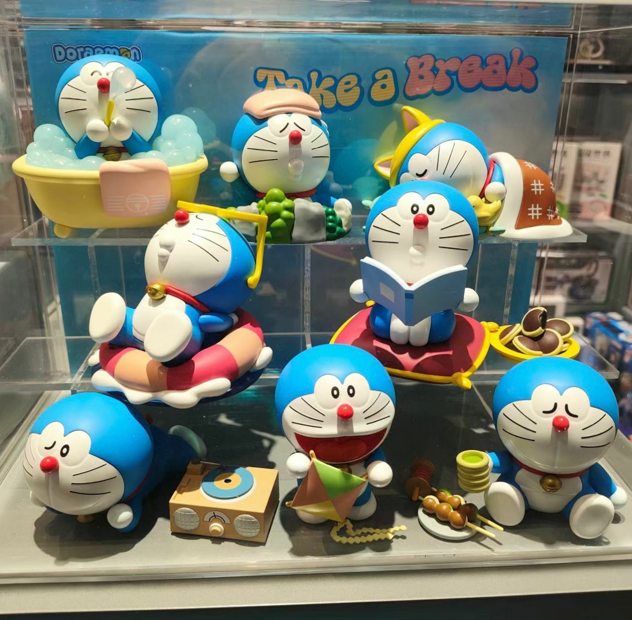 【盲盒連 原裝場景防塵展示盒】52TOYS 盲盒系列- 多啦A夢Take a Break (全套8款)