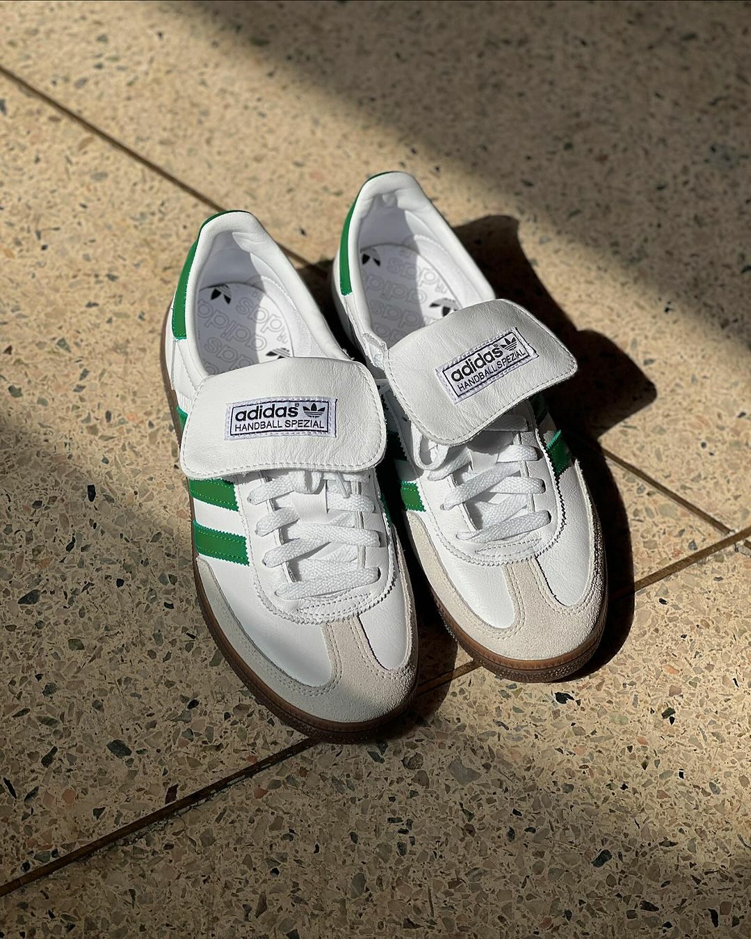 ADIDAS HANDBALL SPEZIAL 大鞋舌麂皮白綠復古綠皮革男女鞋IH0368