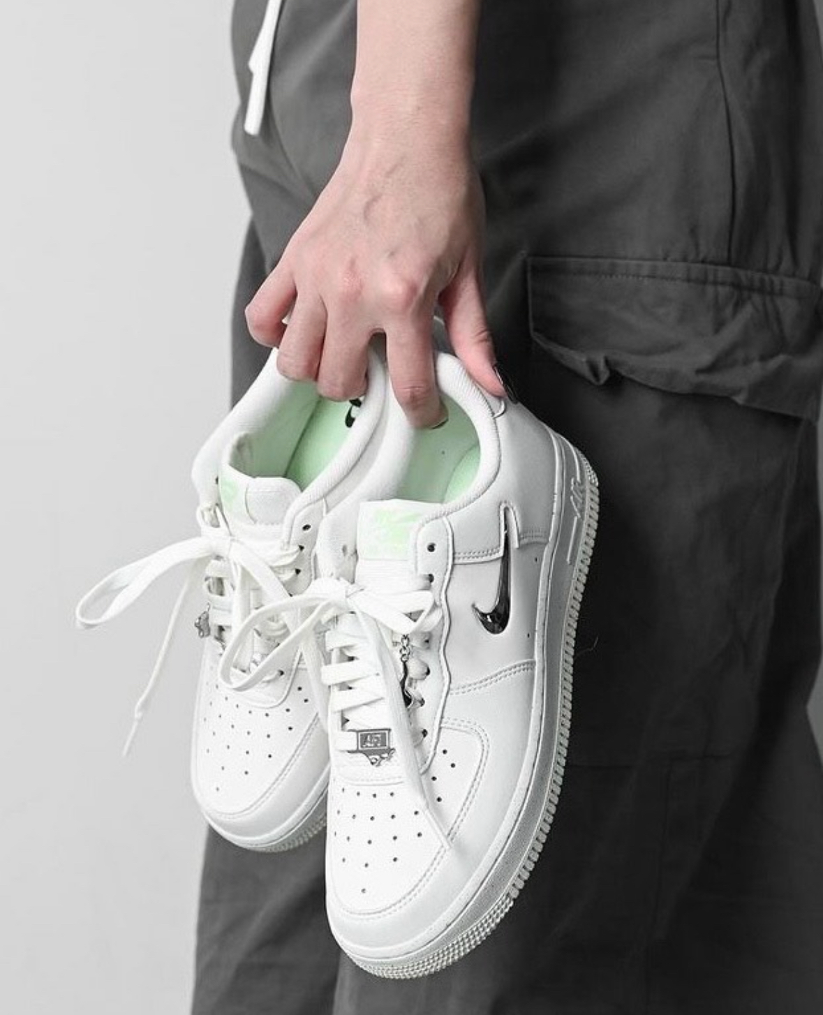 Nike Air Force 1 AF1 液態小銀勾 白色 Y2K 皮革 女款 FN8540-100/預購