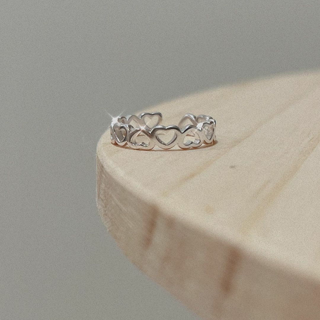 鏤空正正反反的愛心純銀開口戒