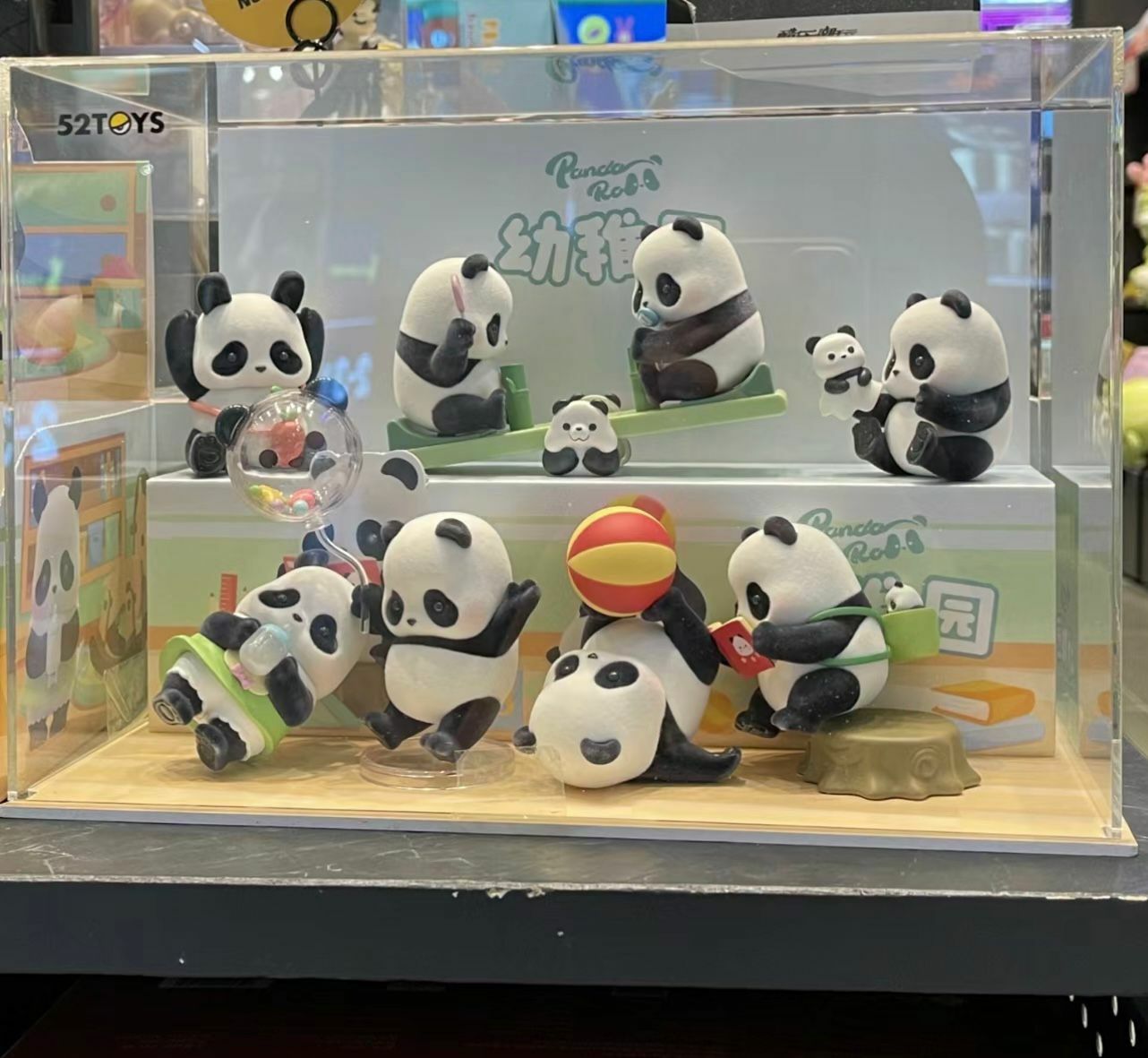 【盲盒連 原裝場景防塵展示盒】52TOYS 盲盒系列-  Panda Roll 幼稚園系列(全套8款)