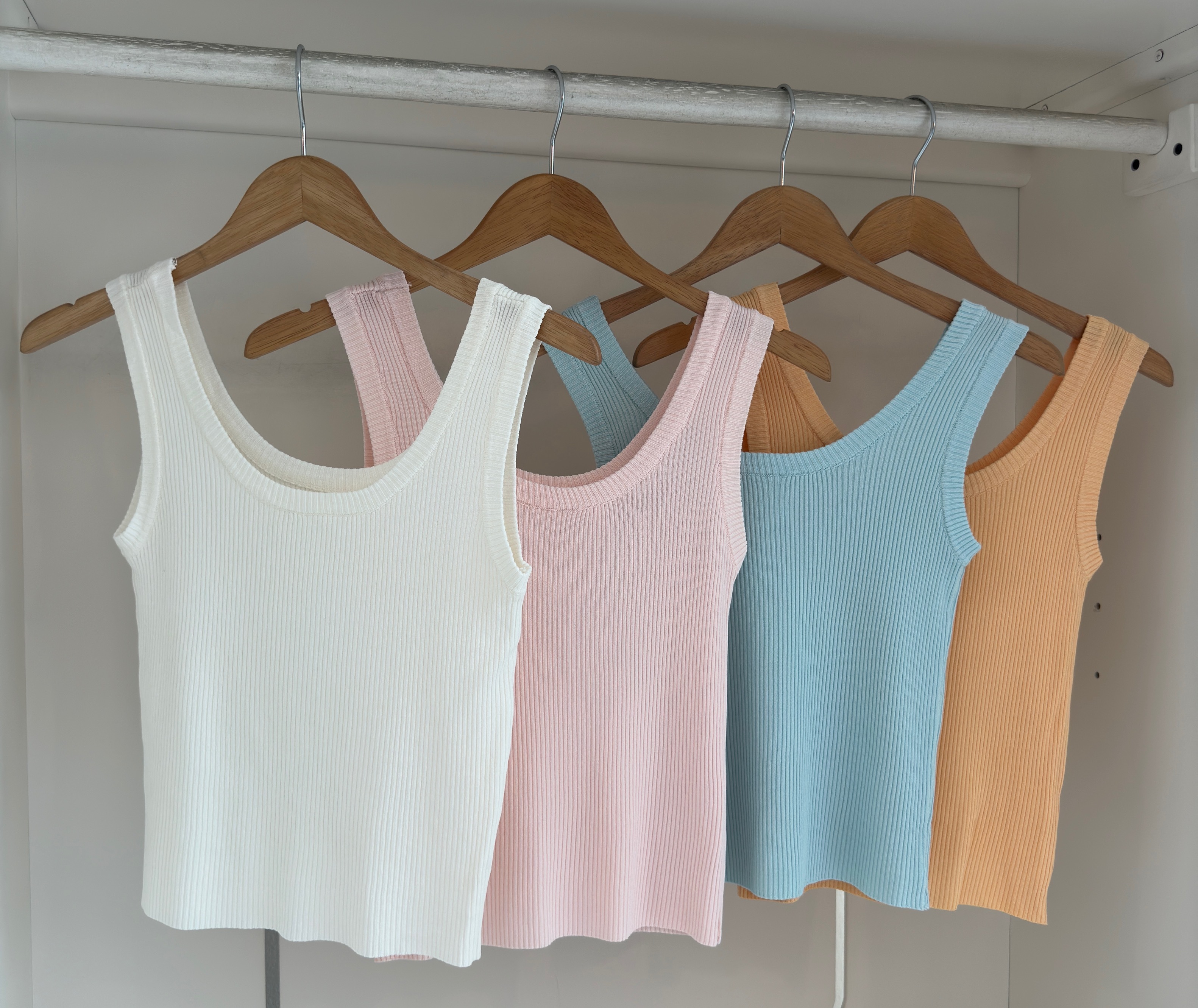 STRAP INNER KNIT TOP