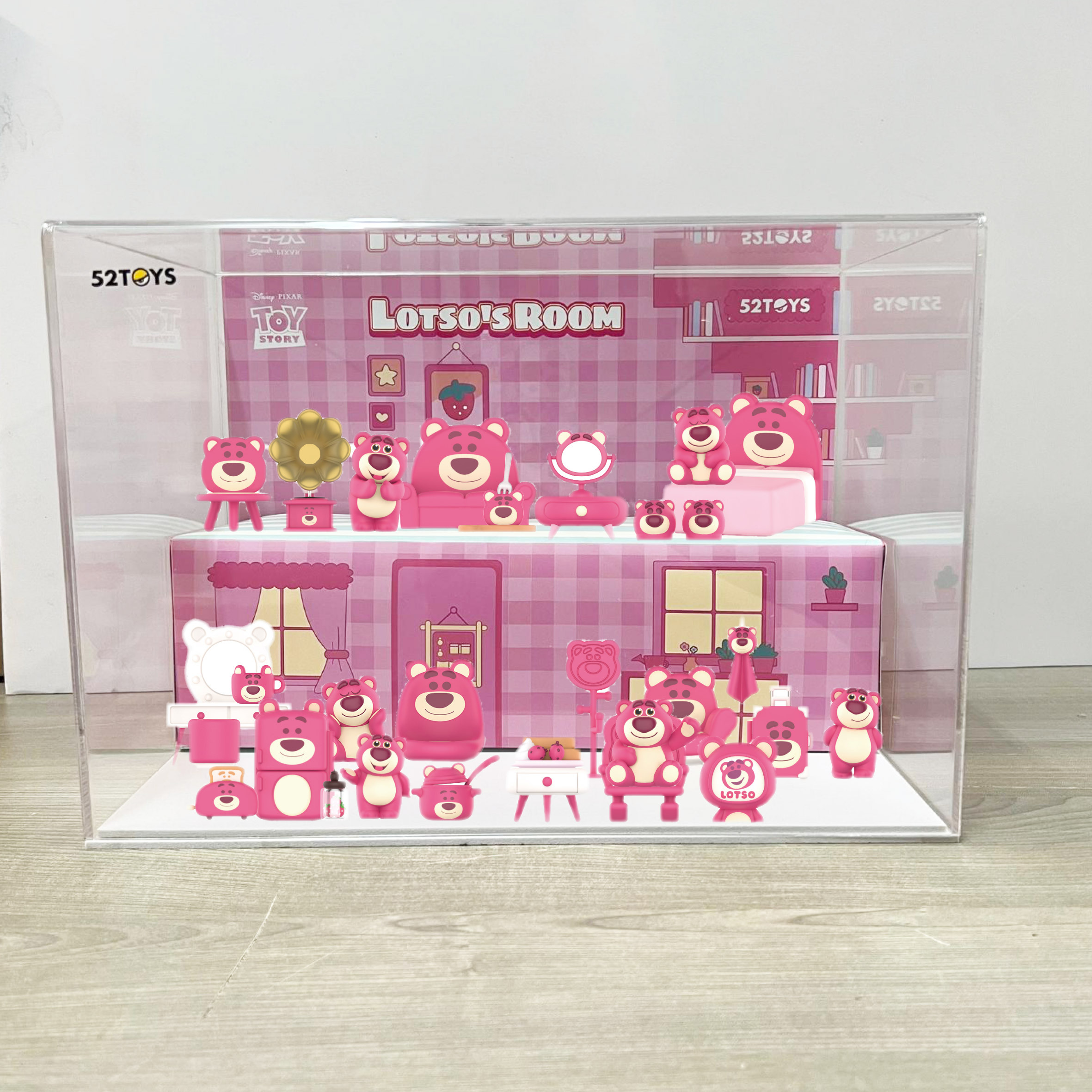 【盲盒連 原裝場景防塵展示盒】52TOYS 盲盒系列- 52TOYS LOTSO'S ROOM 草莓熊的房間  (全套6款)