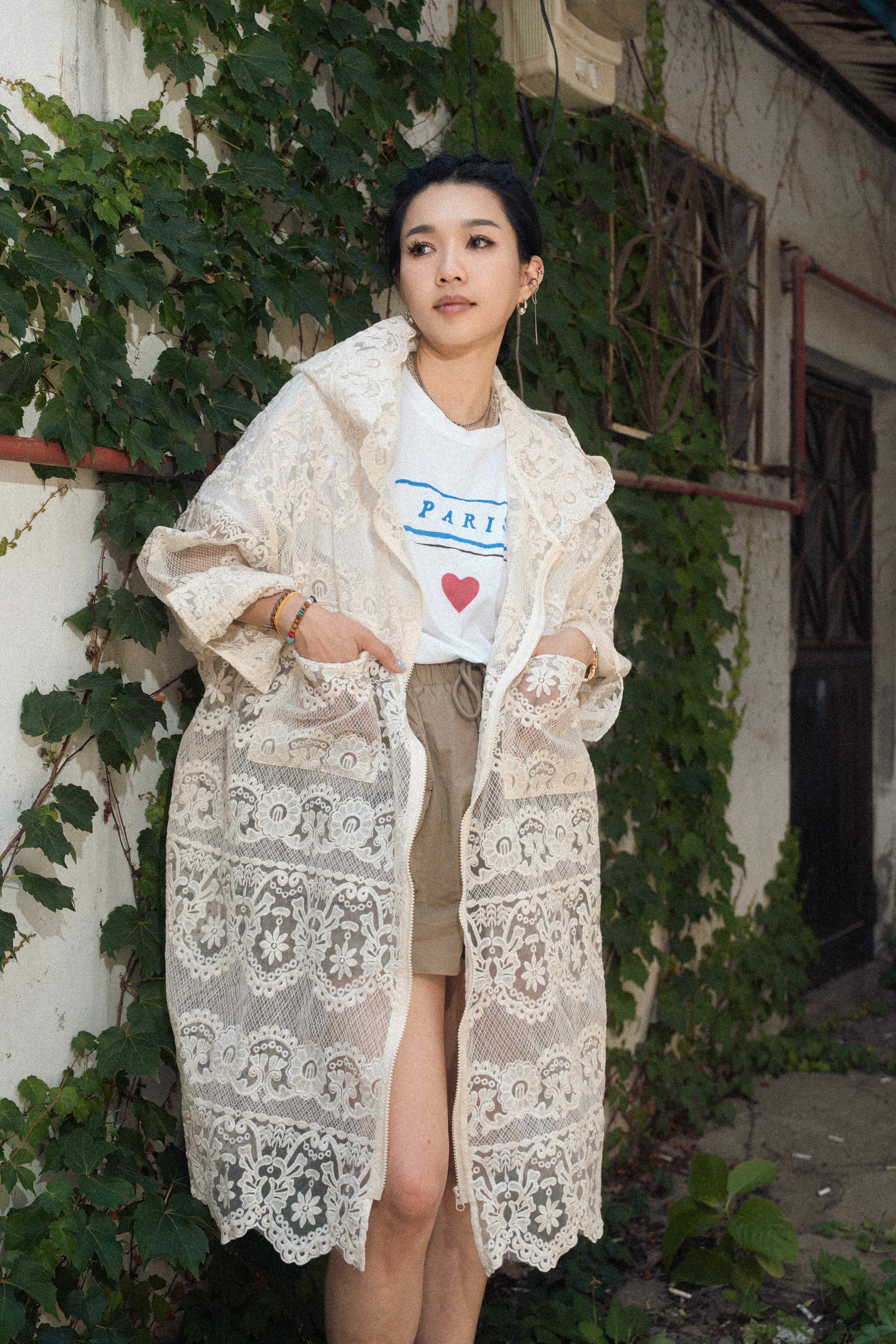 繡花網紗連帽長外套 (現貨款式）