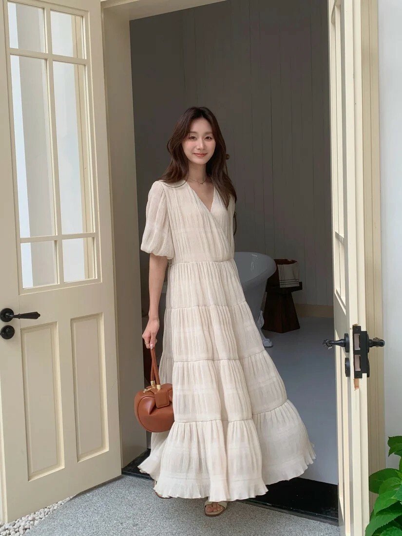 溫柔奶油白皺皺織紋層次蛋糕裙V領長洋裝 (Elegant & Love)