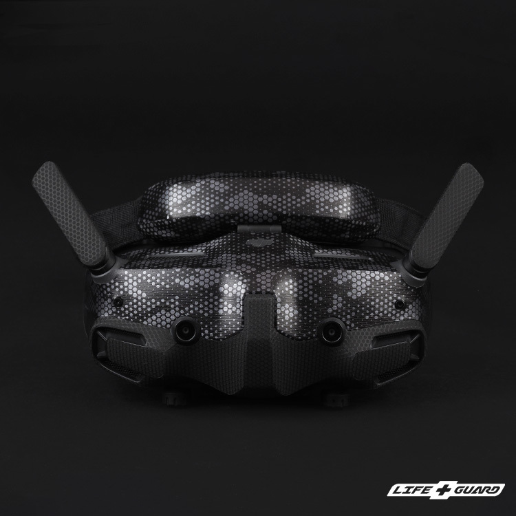 灰曼巴貼膜質感特寫，LIFE+GUARD 設計風格