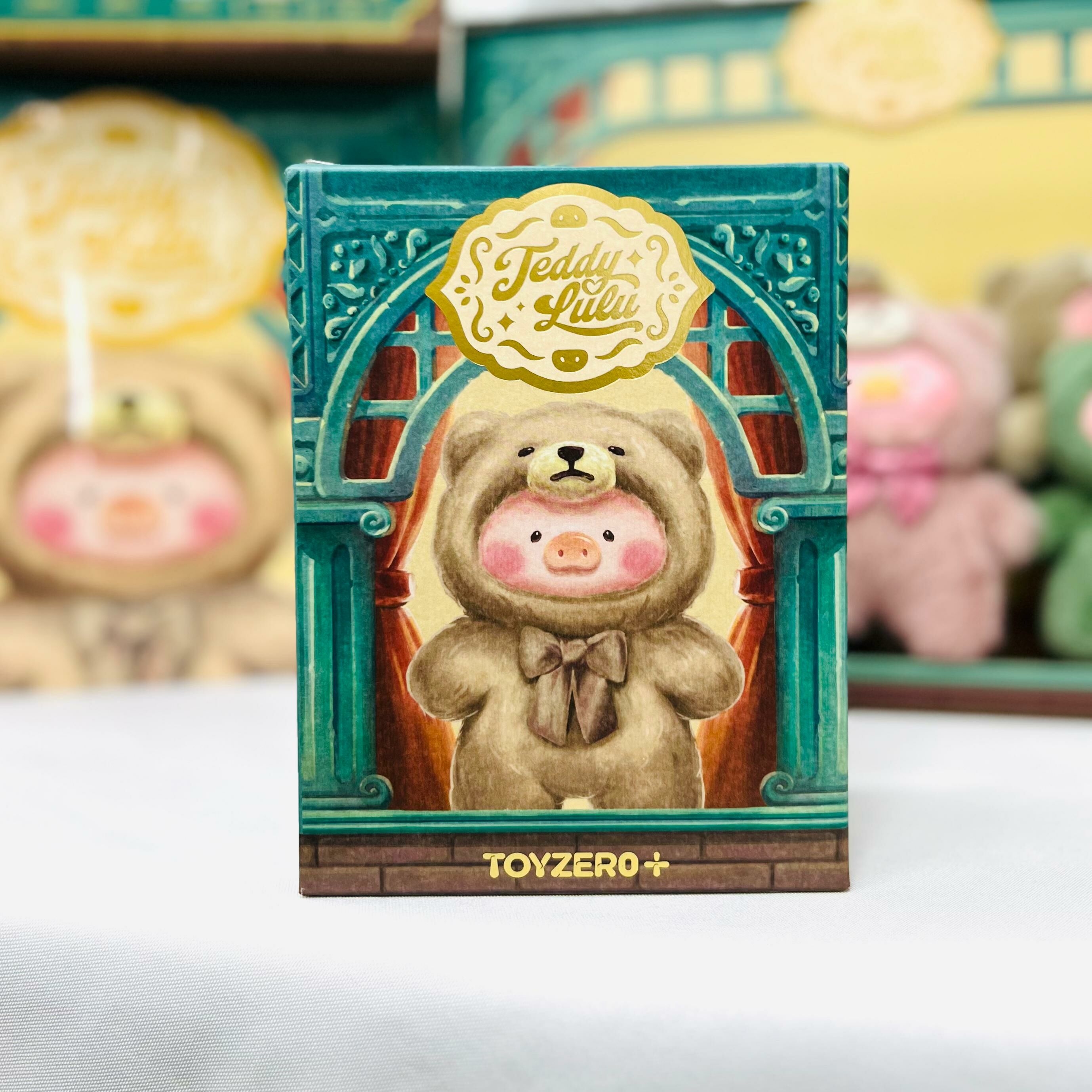 LULU THE PIGGY - VINTAGE TEDDY SHOP VINYL FACE BLIND BOX