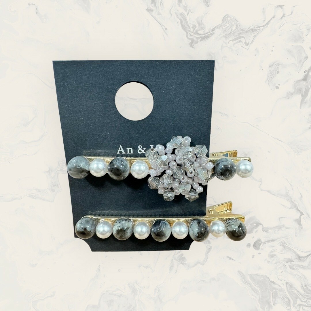 韓國直送髮飾 交錯排列珍珠+石紋球+小珠珠+晶珠纏繞繡花手工髮夾 二件組