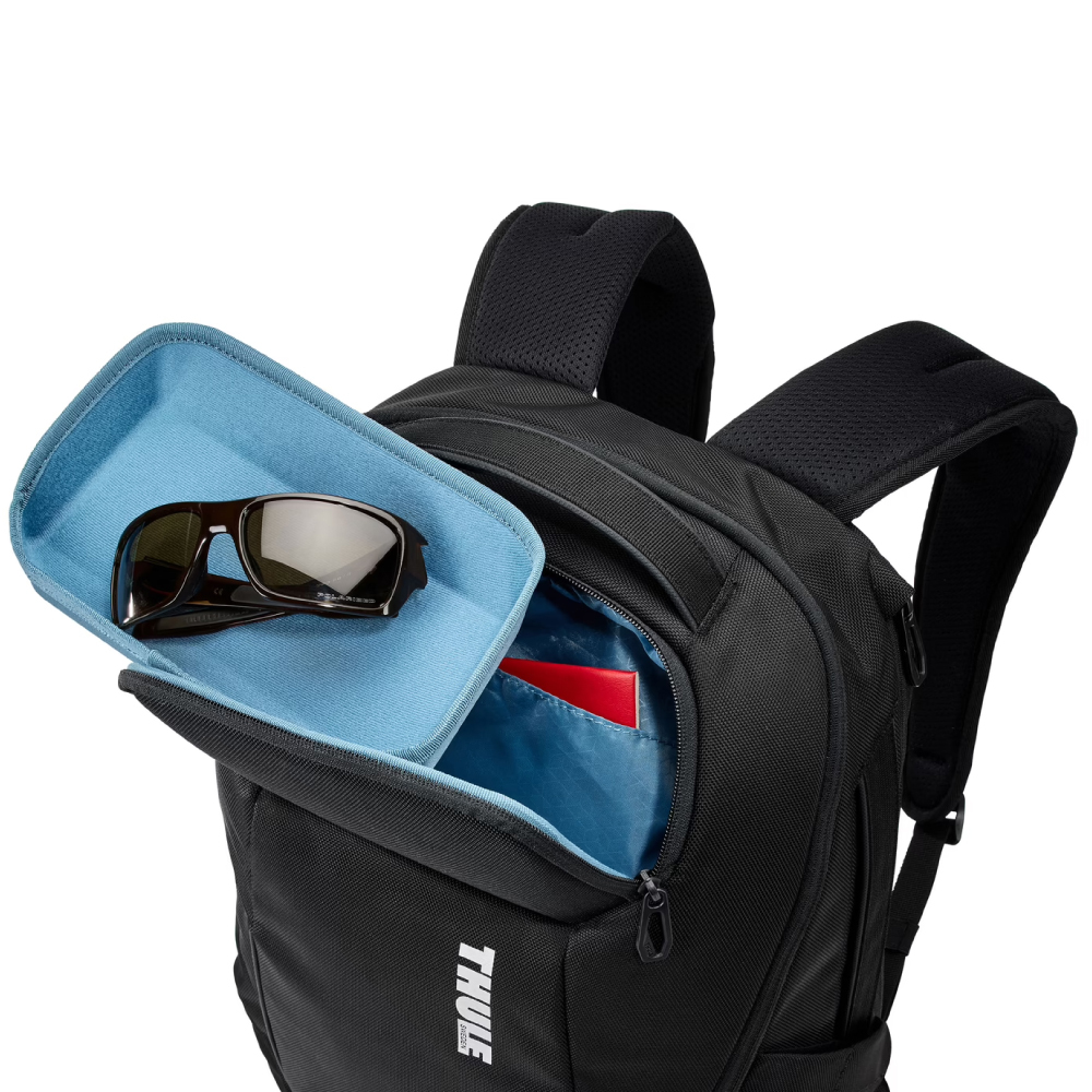 Thule 背包頂部展示