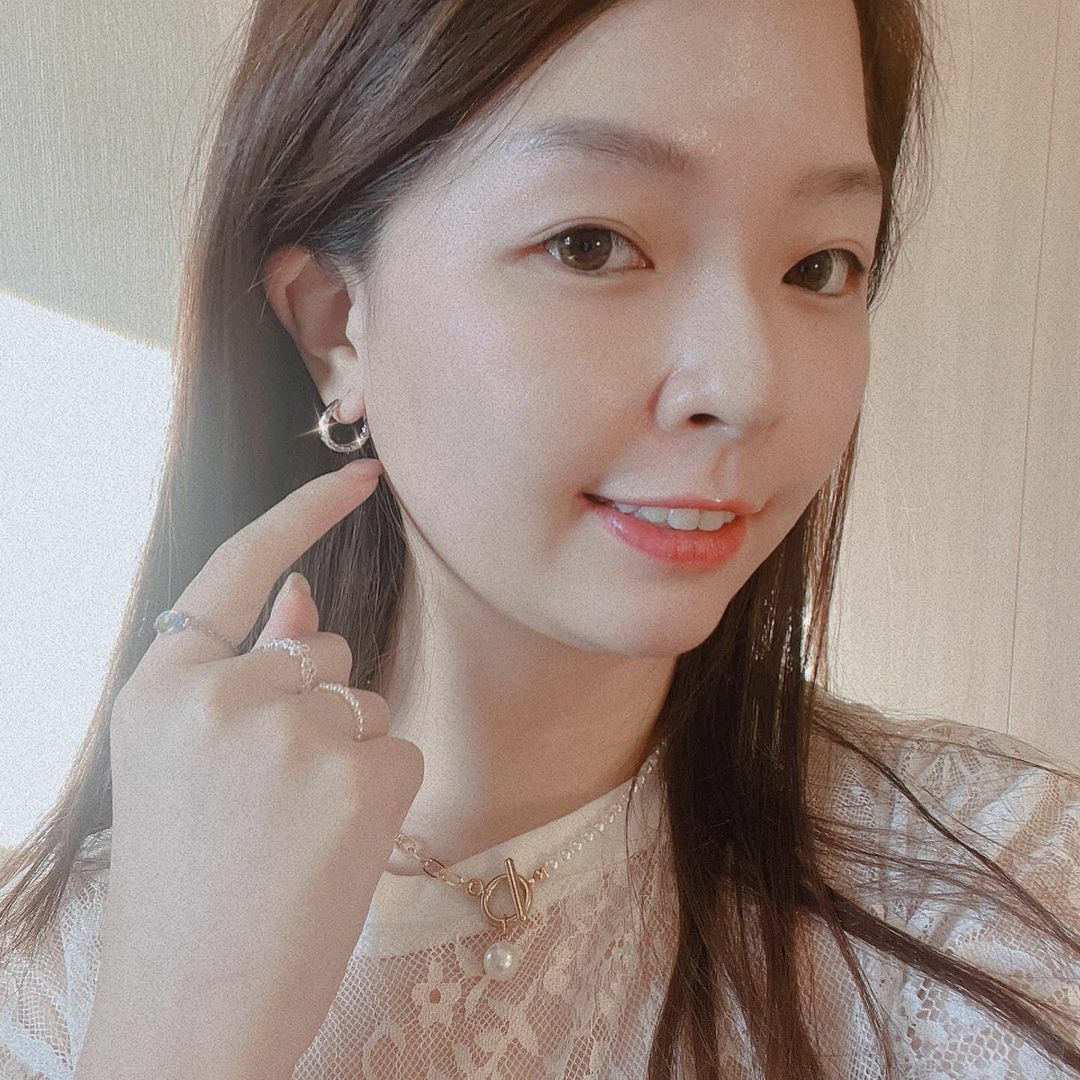 美麗閃亮的水波紋路不褪色醫療鋼耳扣