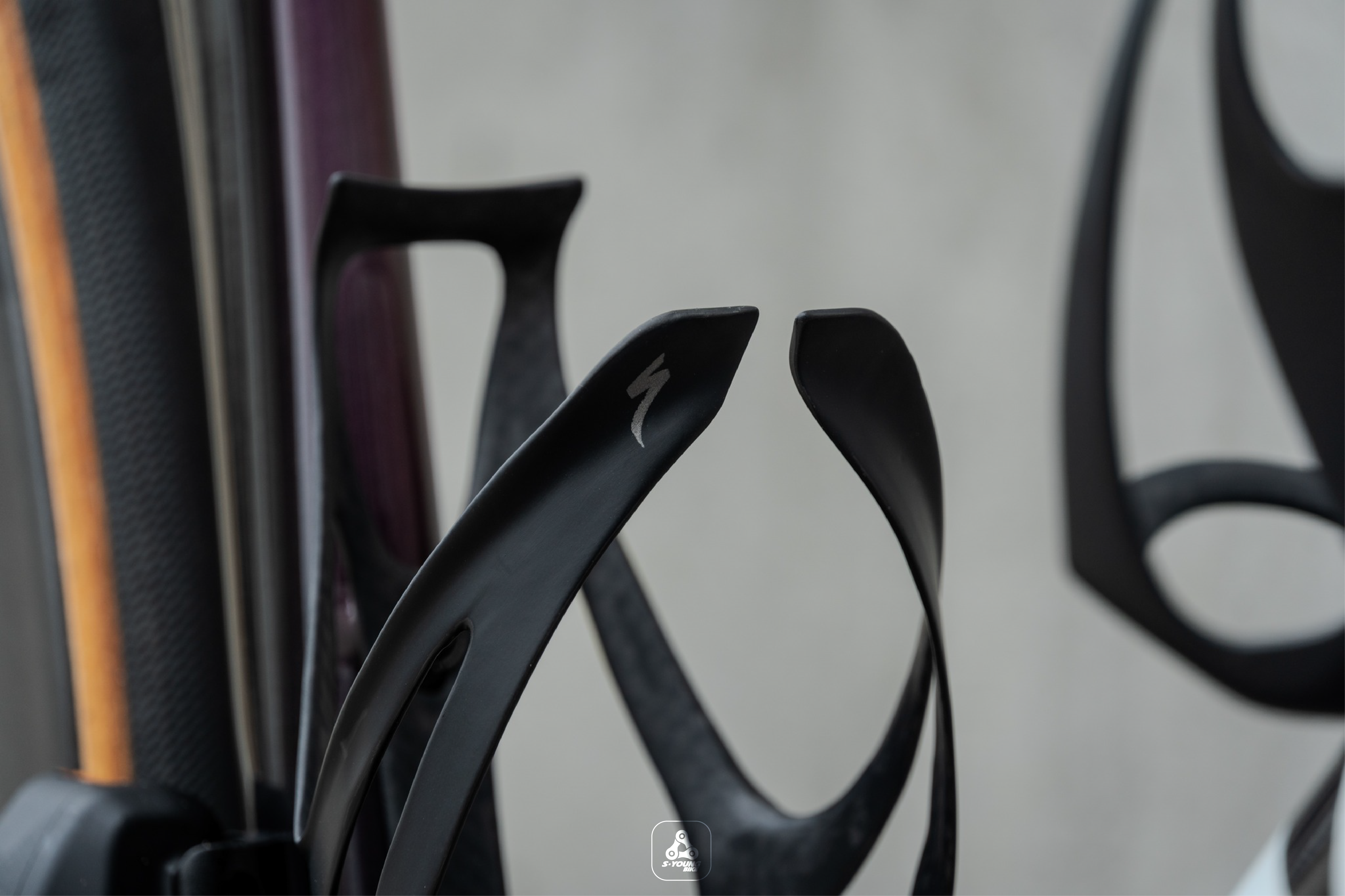 現貨【Specialized】S-Works Carbon Rib Cage III 碳纖維水壺架 / 消光黑