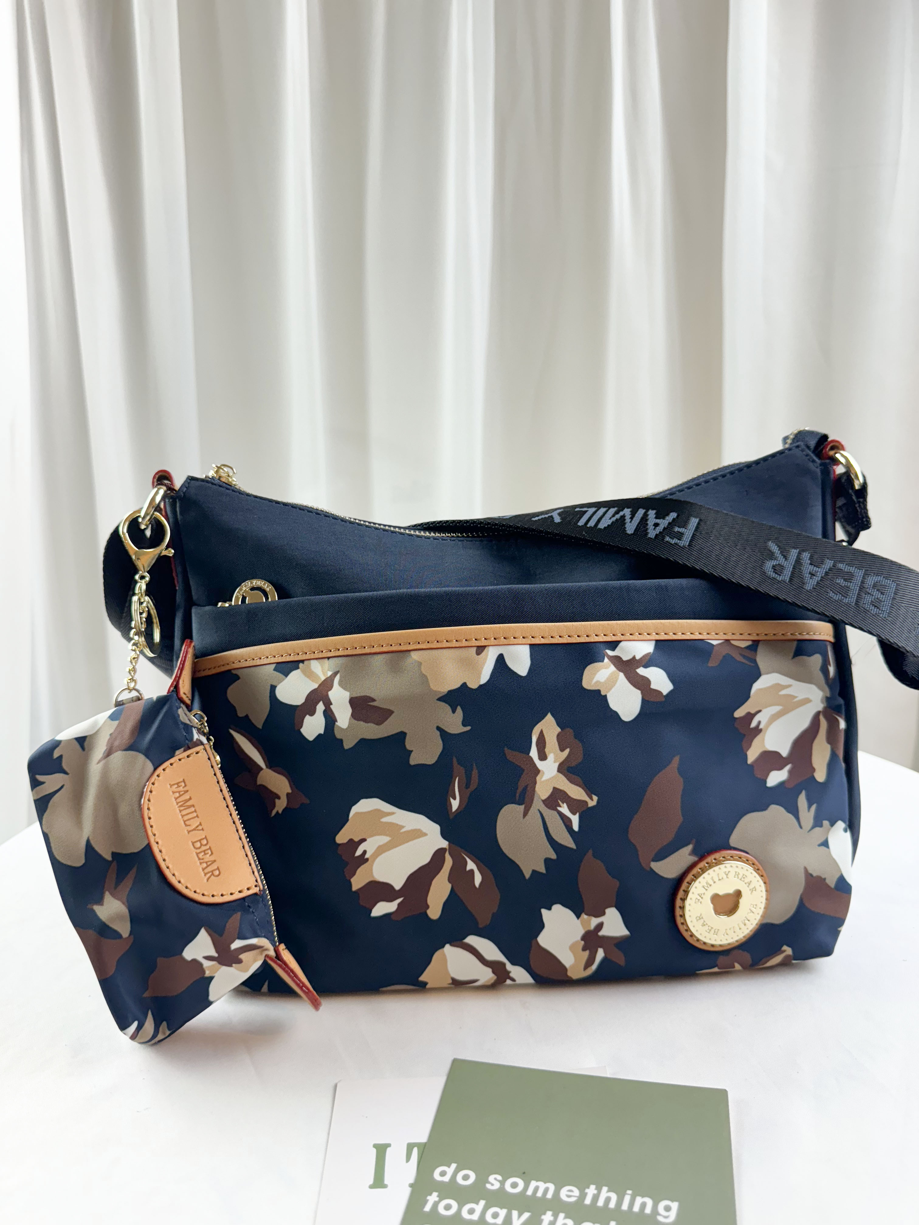 FamilyBear 蝴蝶花拼接藍防潑水側背包 附零錢包 #2638