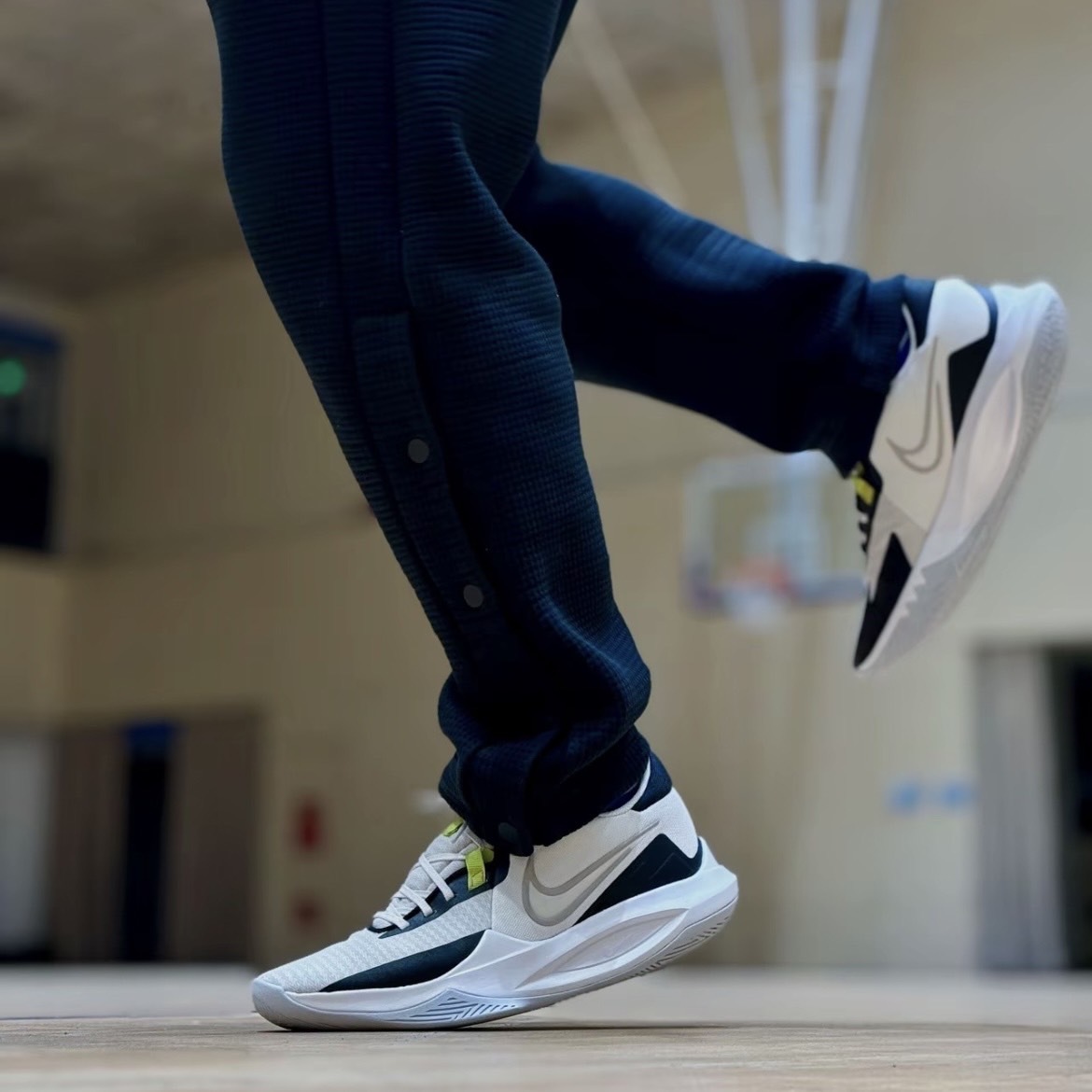 NIKE PRECISION VI 男女款 白黑色 訓練 舒適 緩震 耐磨 運動 籃球鞋