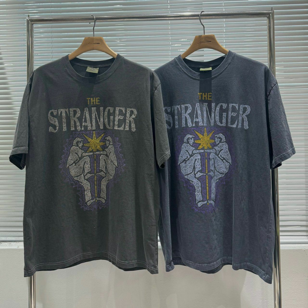 英文字圖案短袖Tee BY ATTENTION-218T