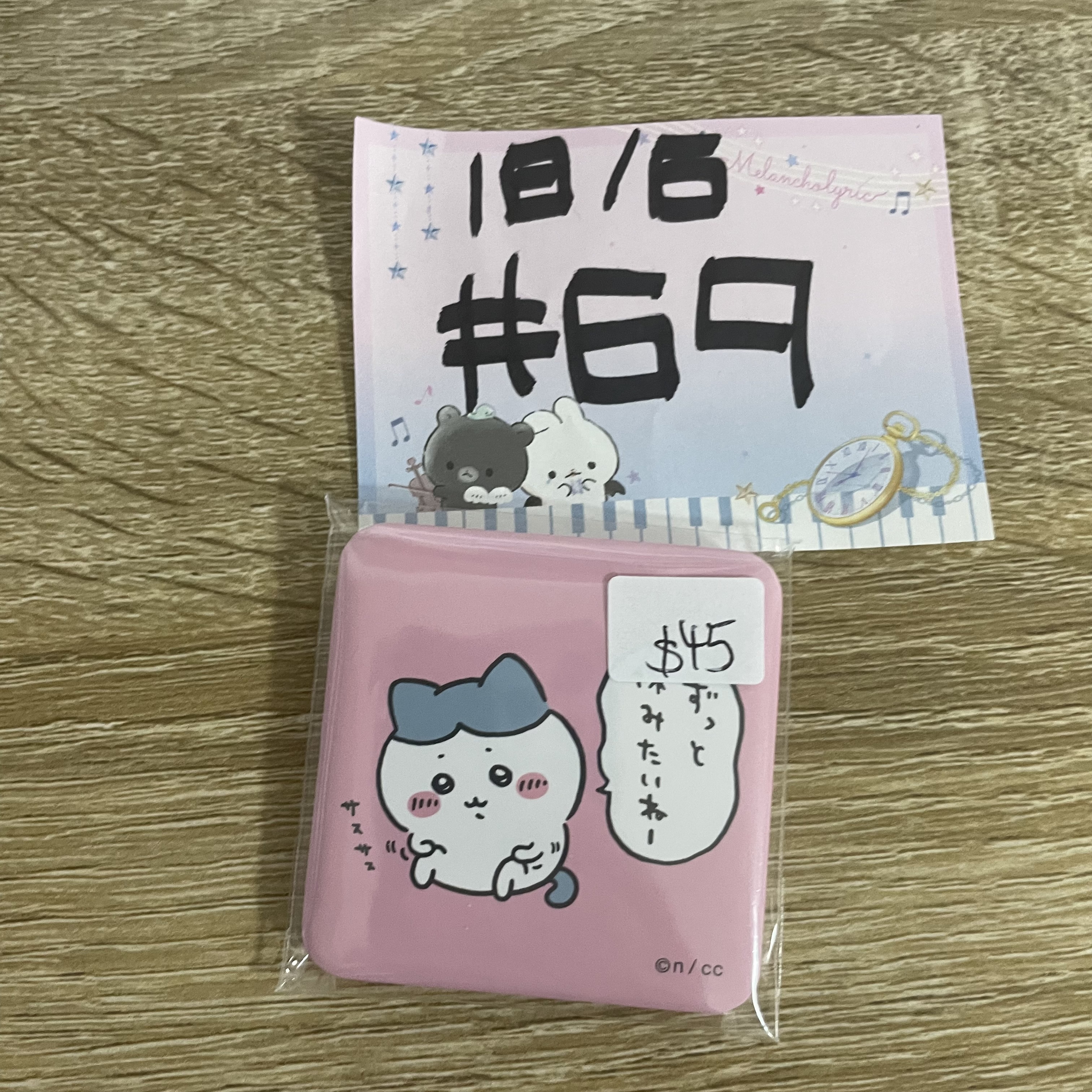 CHIIKAWA 八字貓 襟章#69