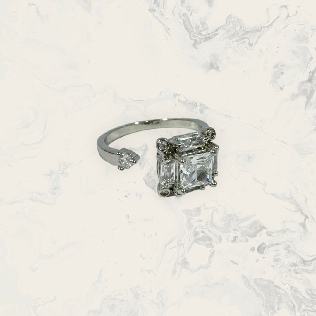 韓國直送戒指 可調式 旋轉直鋯框中大方鋯+小鋯 鍍白金